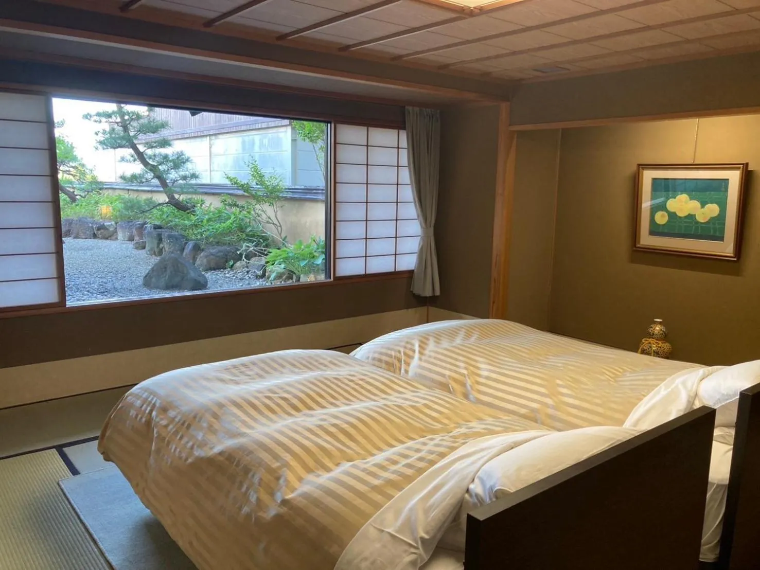 Photo of the whole room, Bed in Senkeien Tsukioka Hotel