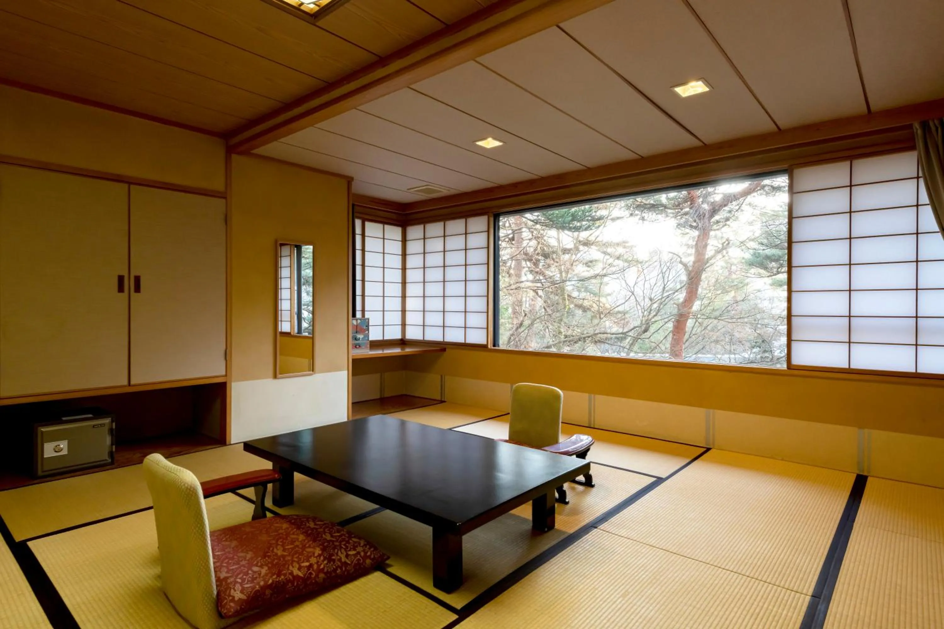 Photo of the whole room in Senkeien Tsukioka Hotel