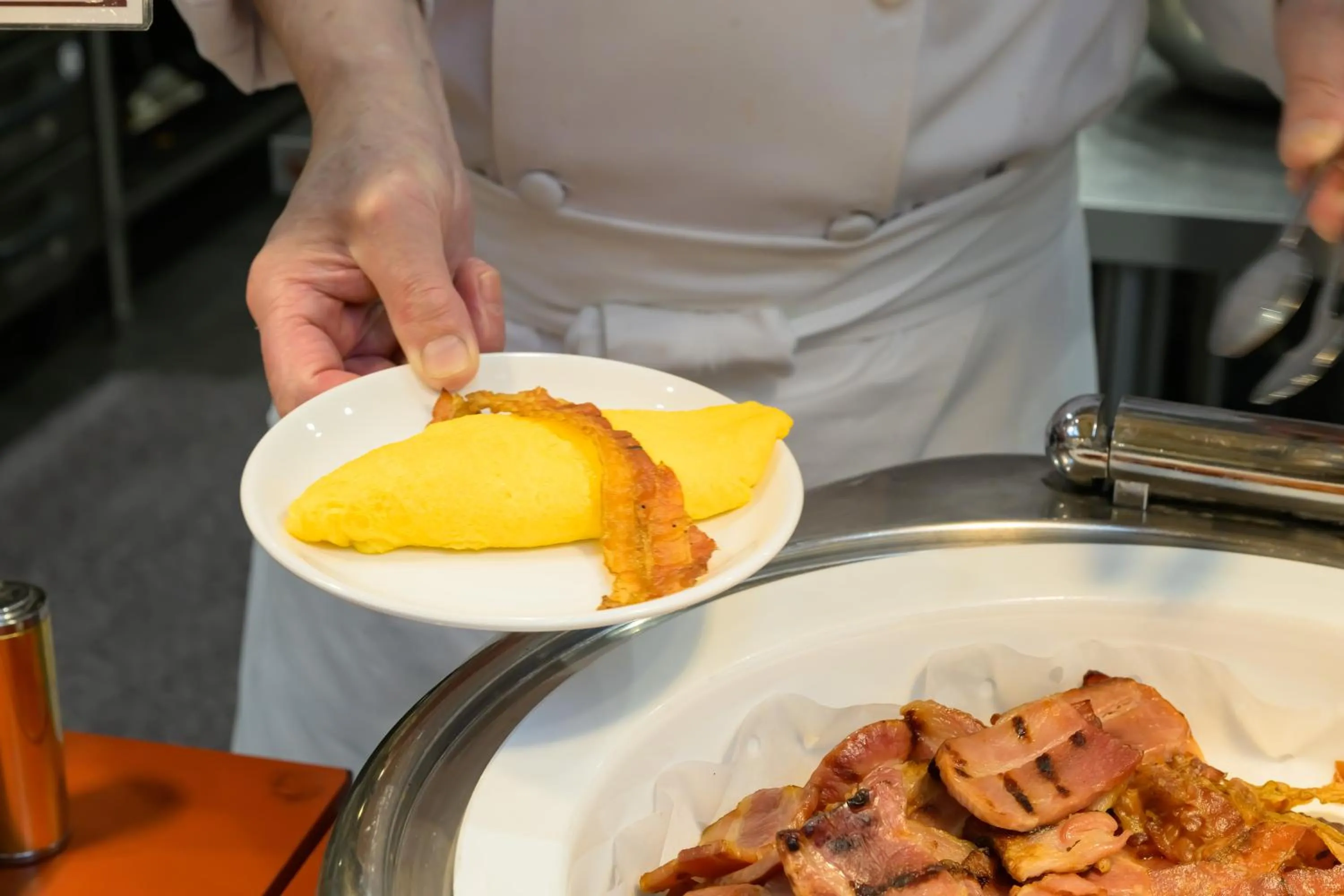 Restaurant/places to eat in Senkeien Tsukioka Hotel