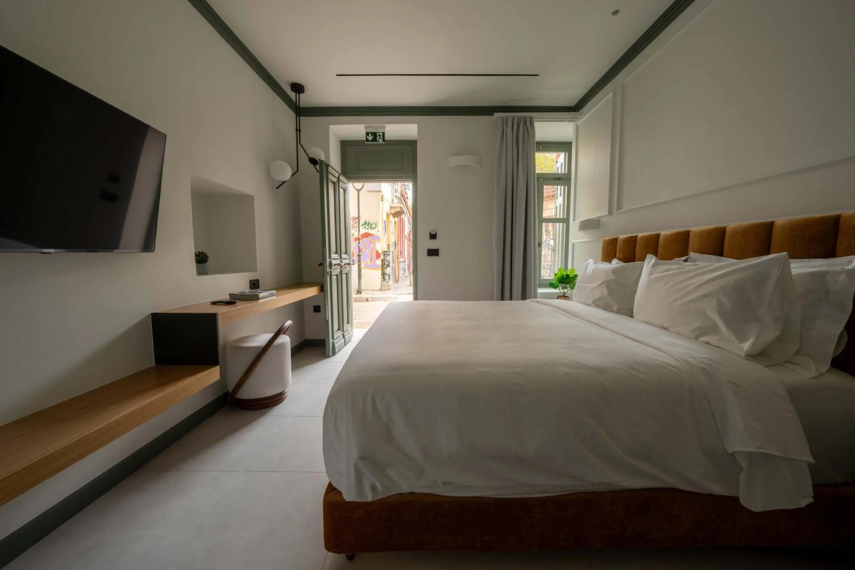 Photo of the whole room, Bed in Whisper Athens Suites