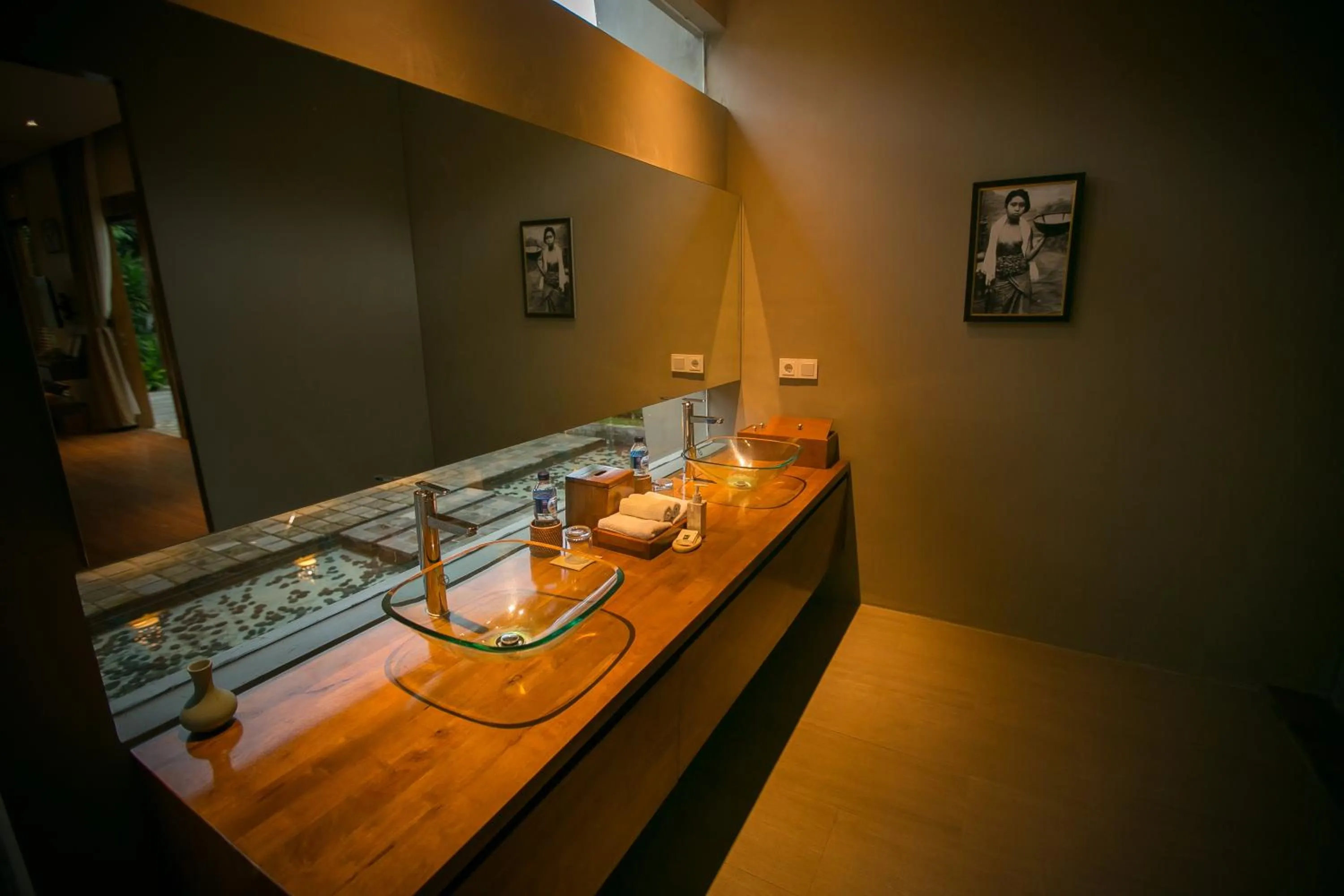 Bathroom in Senetan Villas and Spa Resort