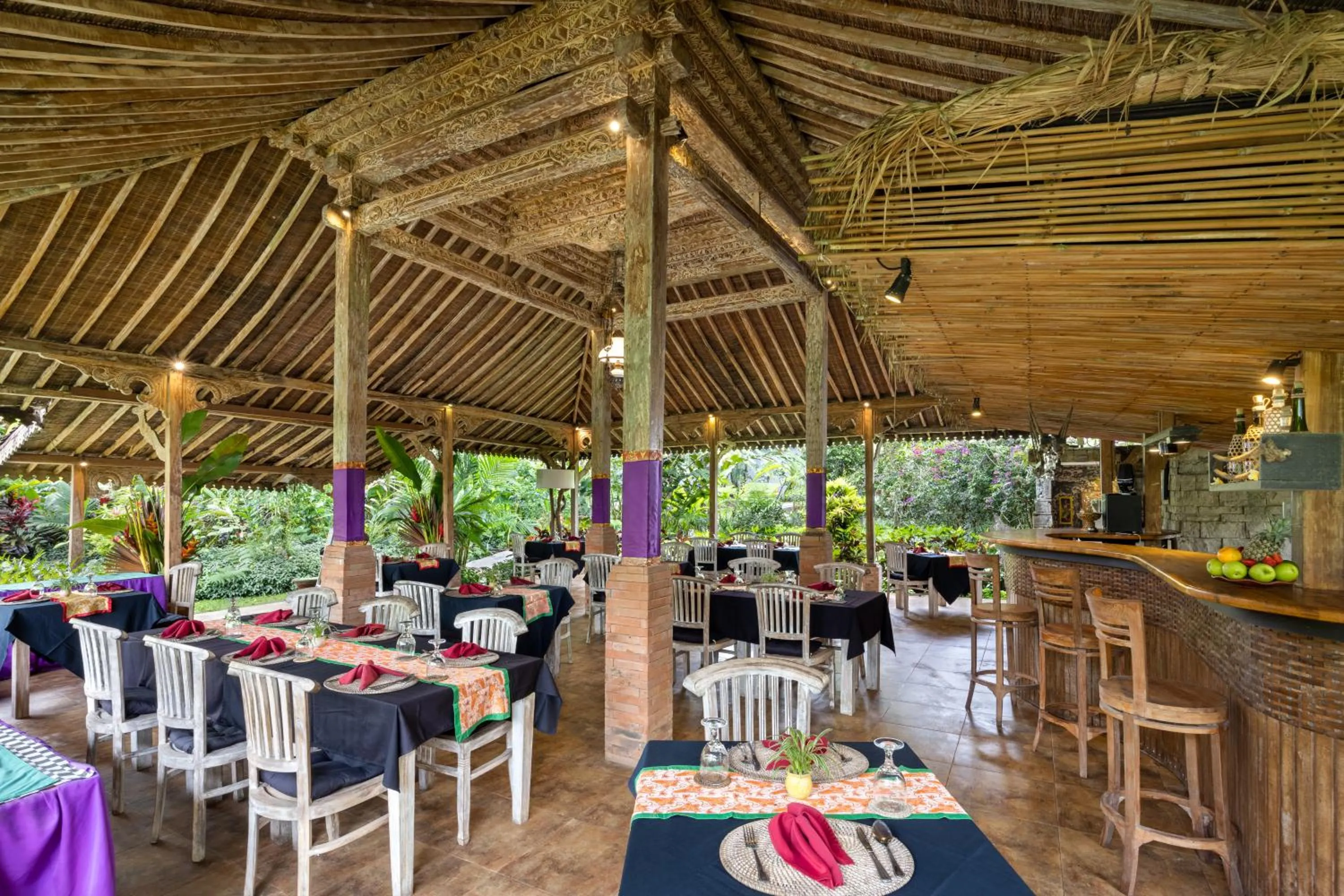 Restaurant/places to eat in Senetan Villas and Spa Resort