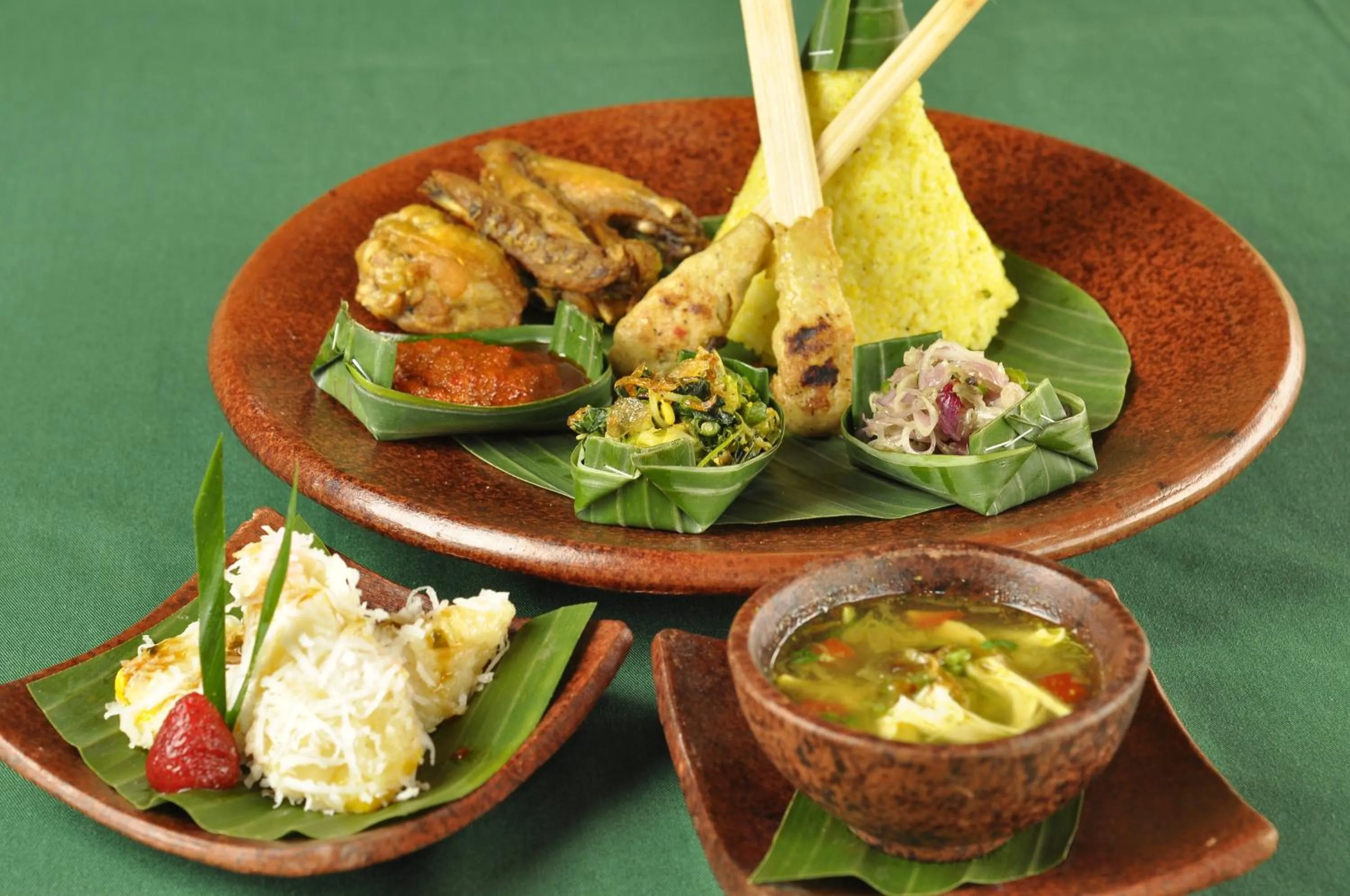 Food and drinks in Senetan Villas and Spa Resort