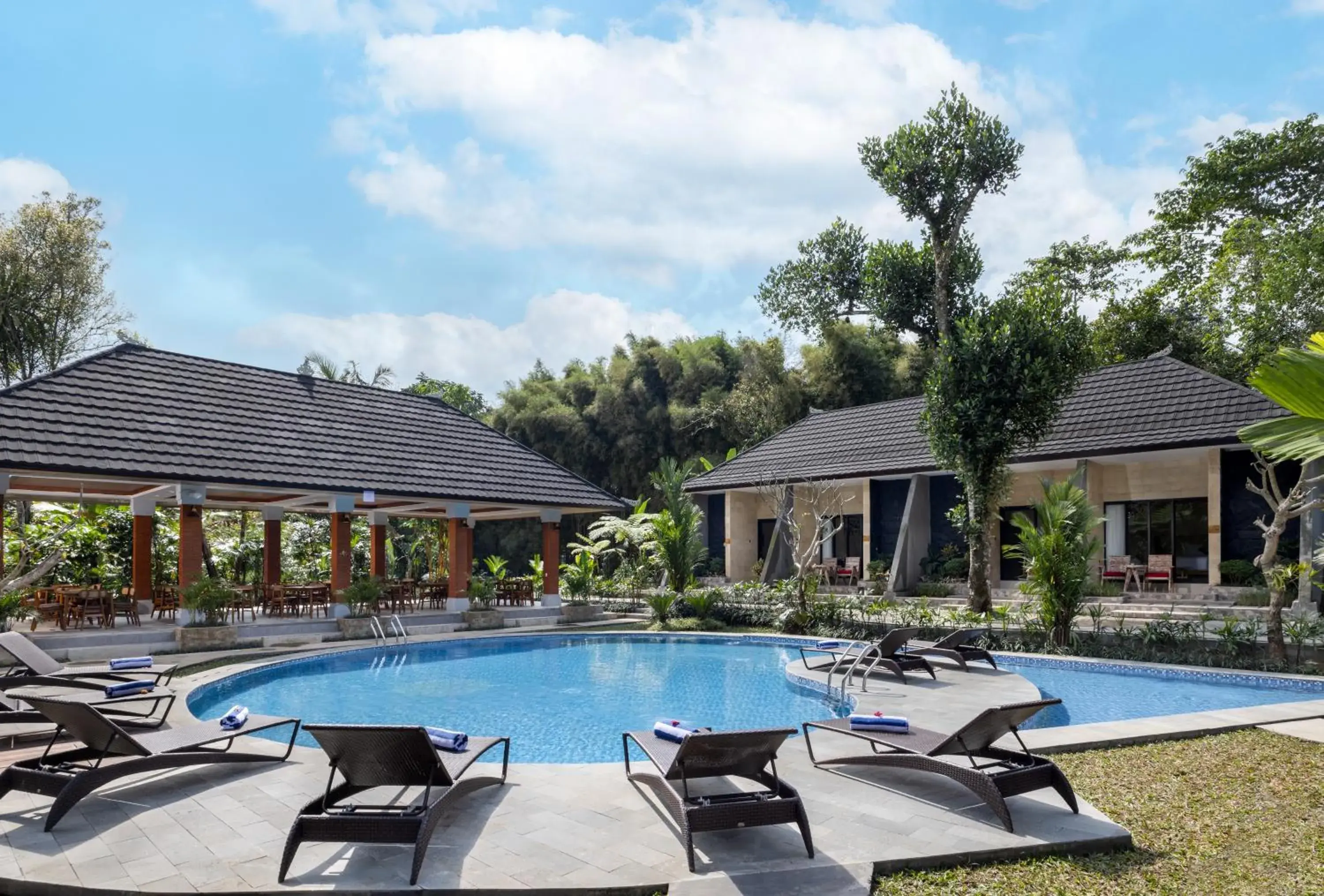 Property building in Senetan Villas and Spa Resort Property building in Senetan Villas and Spa Resort