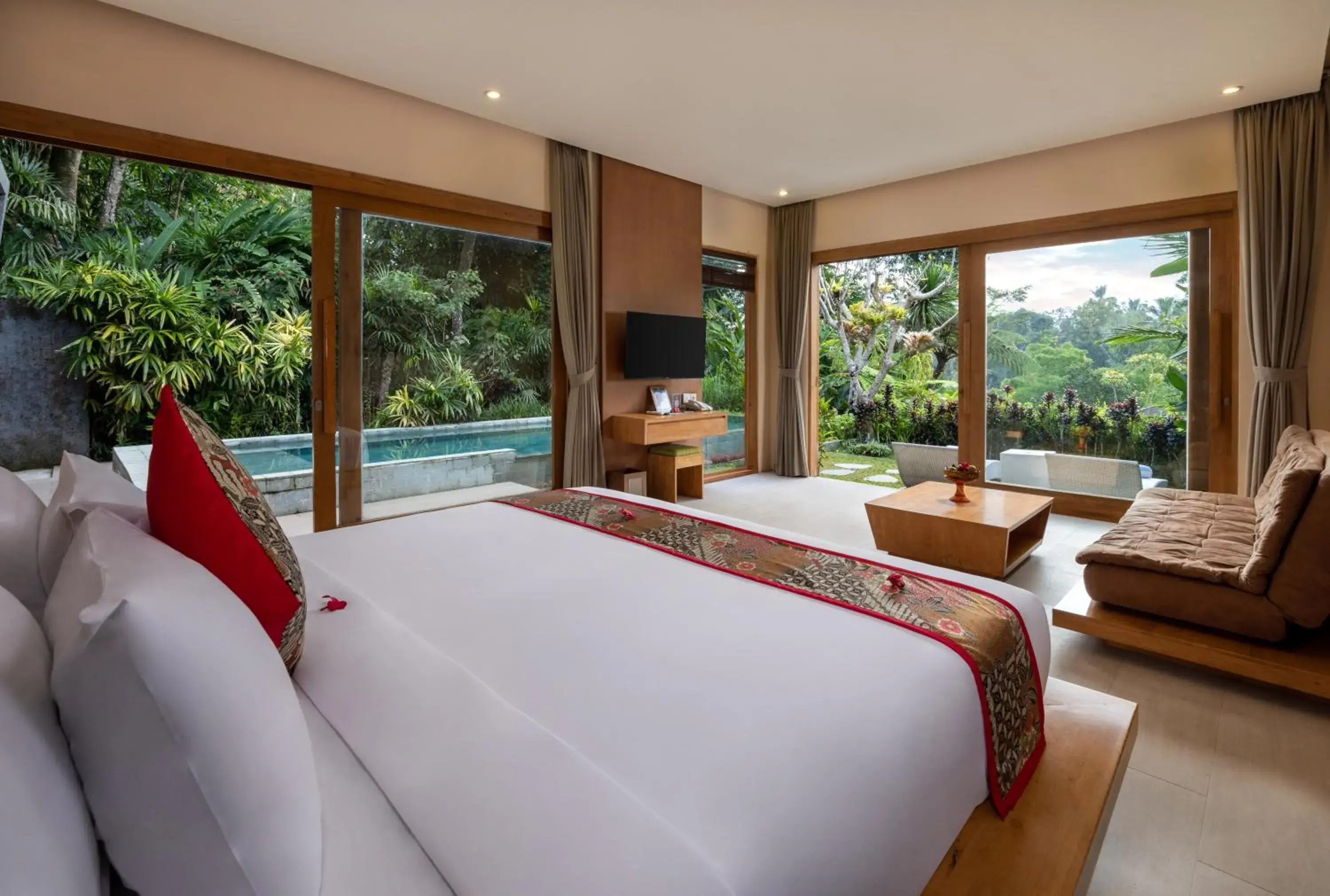 Bedroom, Bed in Senetan Villas and Spa Resort Bedroom, Bed in Senetan Villas and Spa Resort