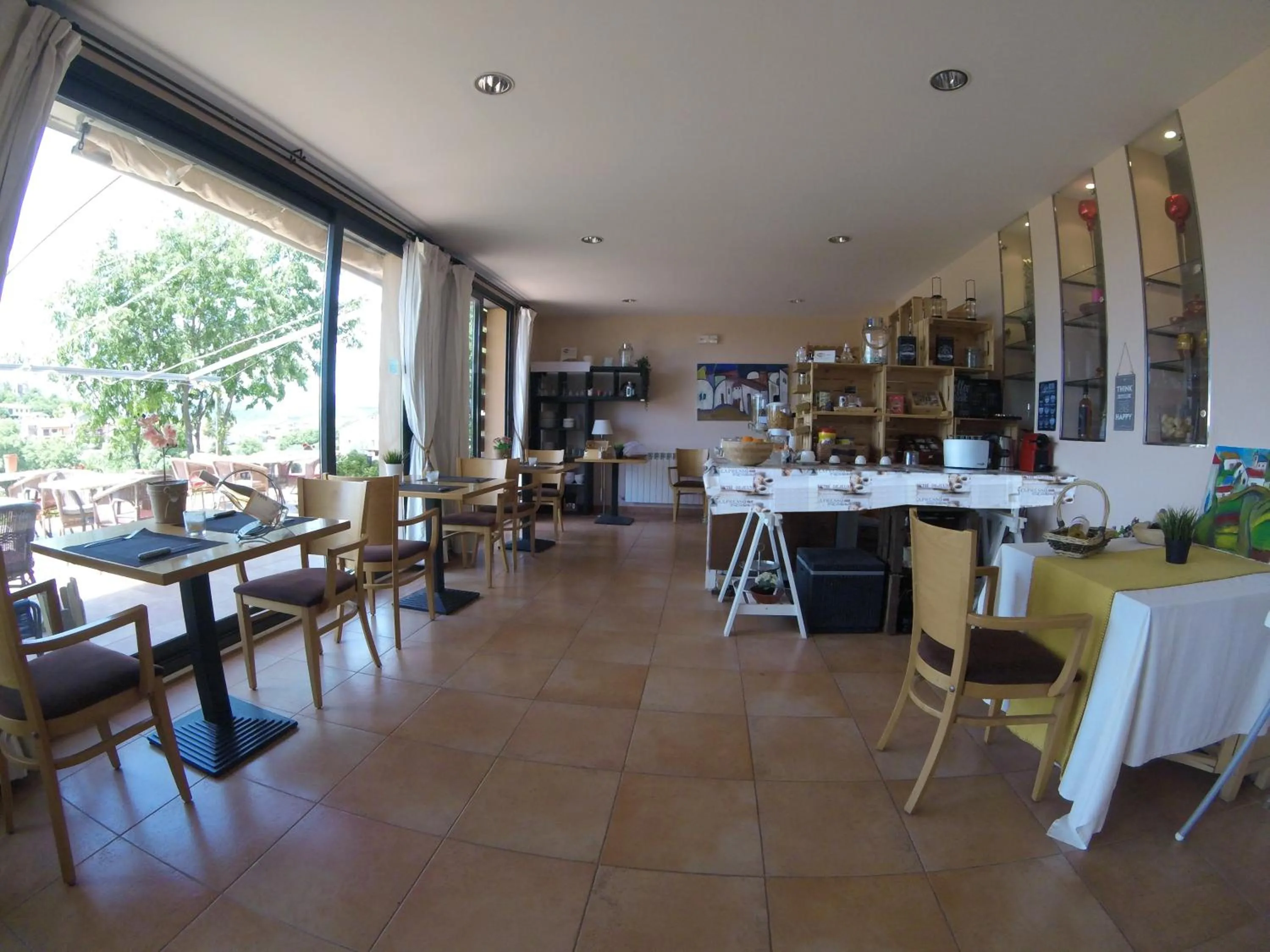 Restaurant/places to eat in Hotel Era Conte