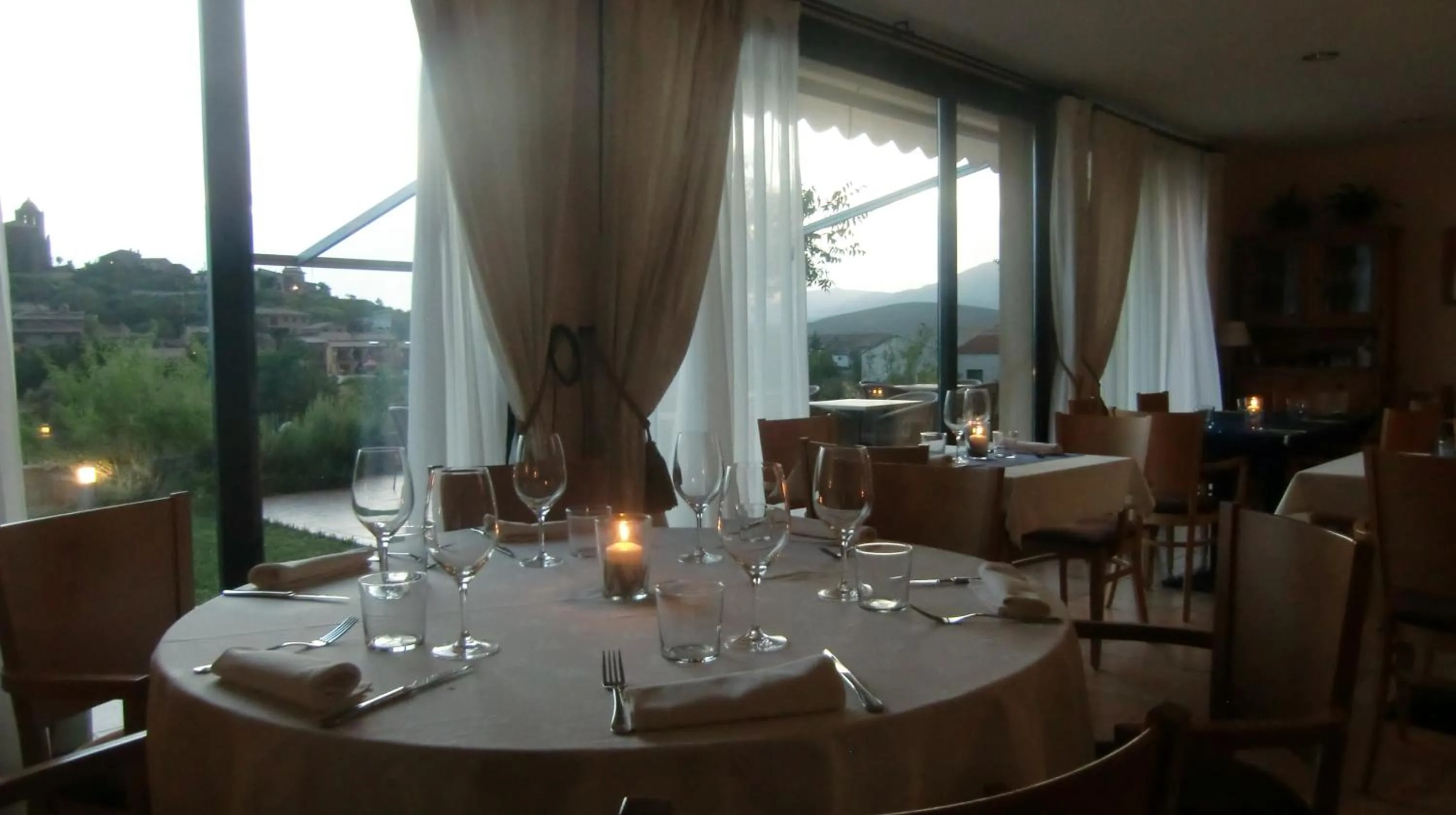 Restaurant/places to eat in Hotel Era Conte