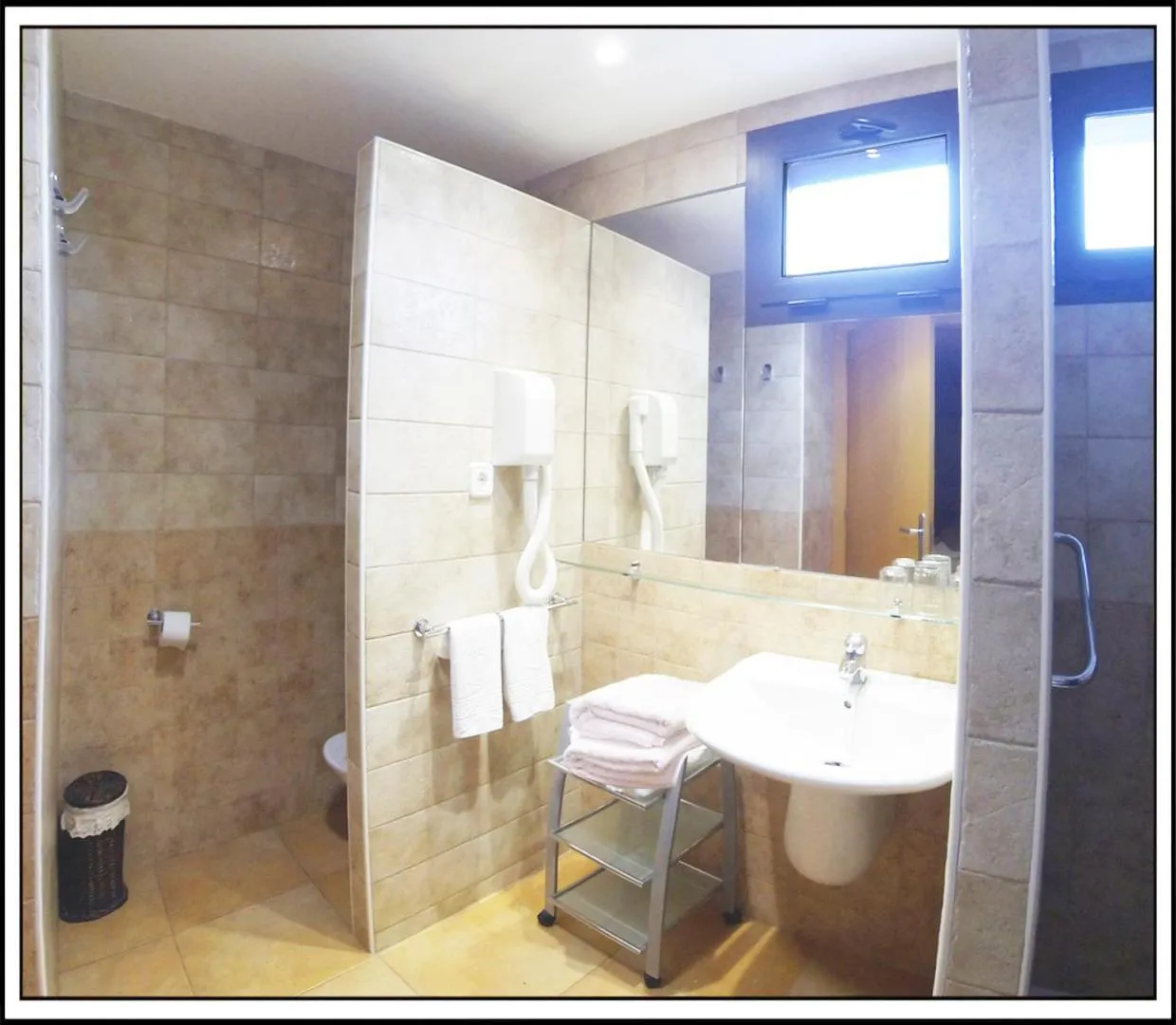 Shower in Hotel Era Conte