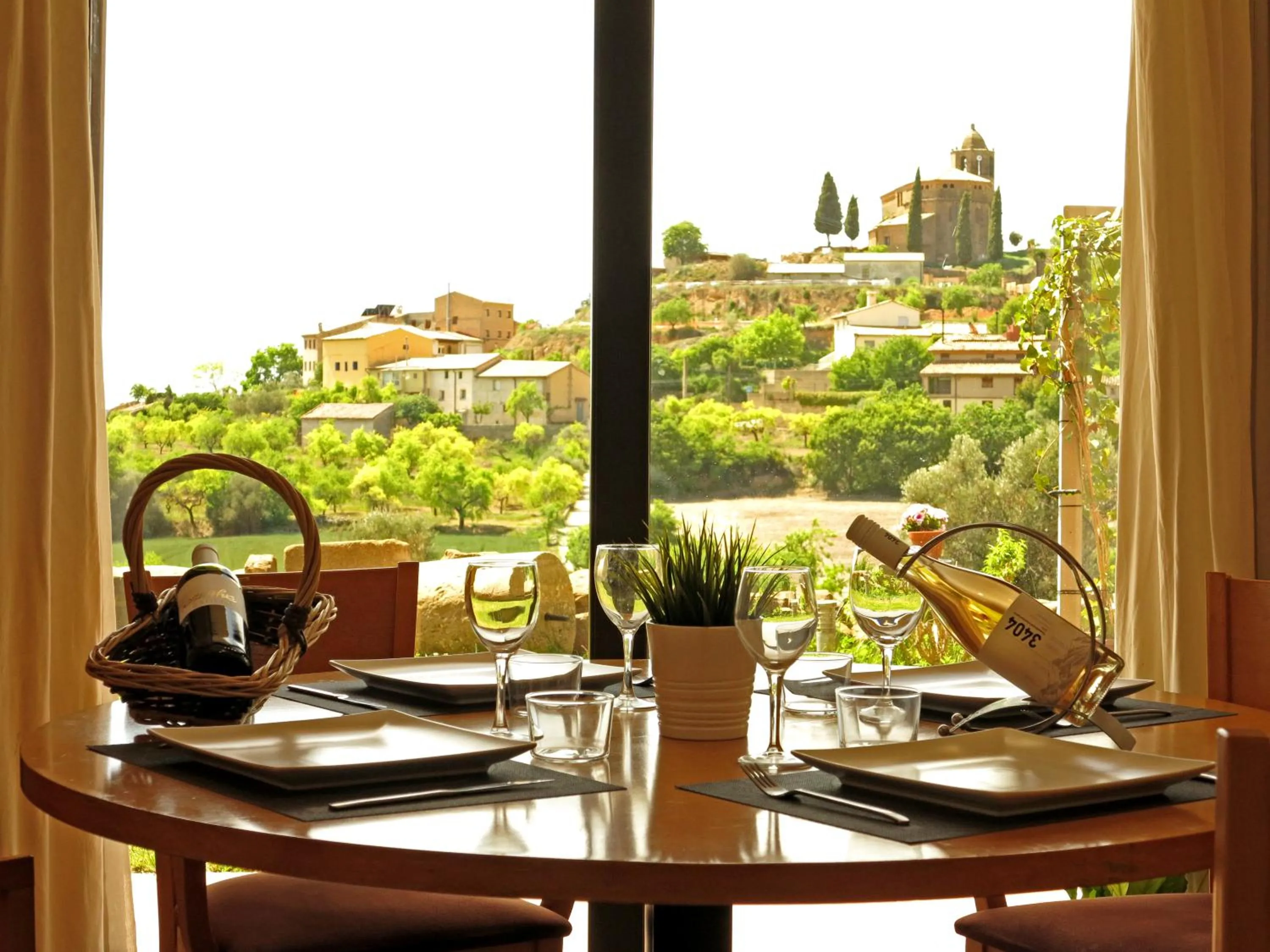 Restaurant/places to eat in Hotel Era Conte