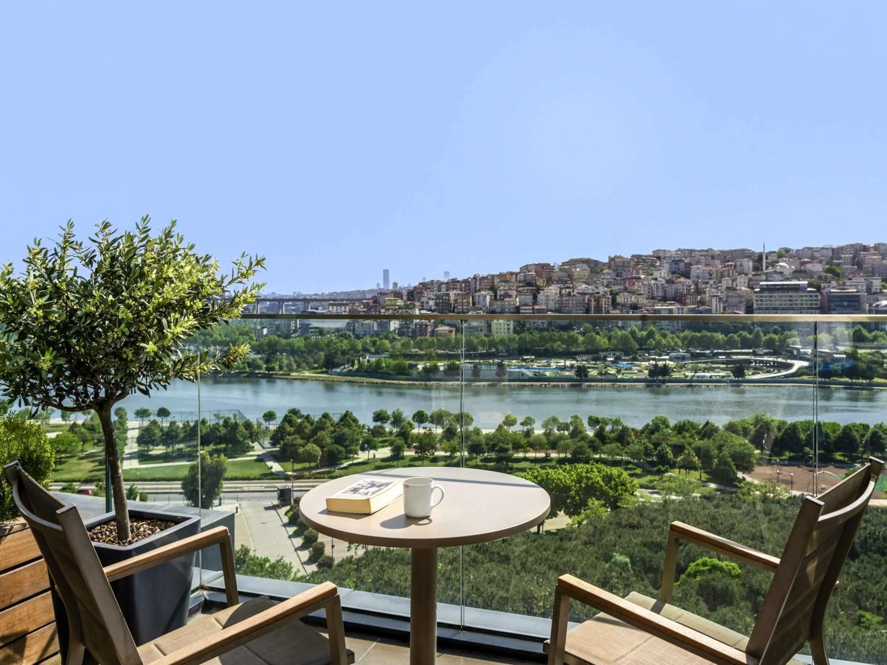 Bedroom in Mövenpick Istanbul Hotel Golden Horn