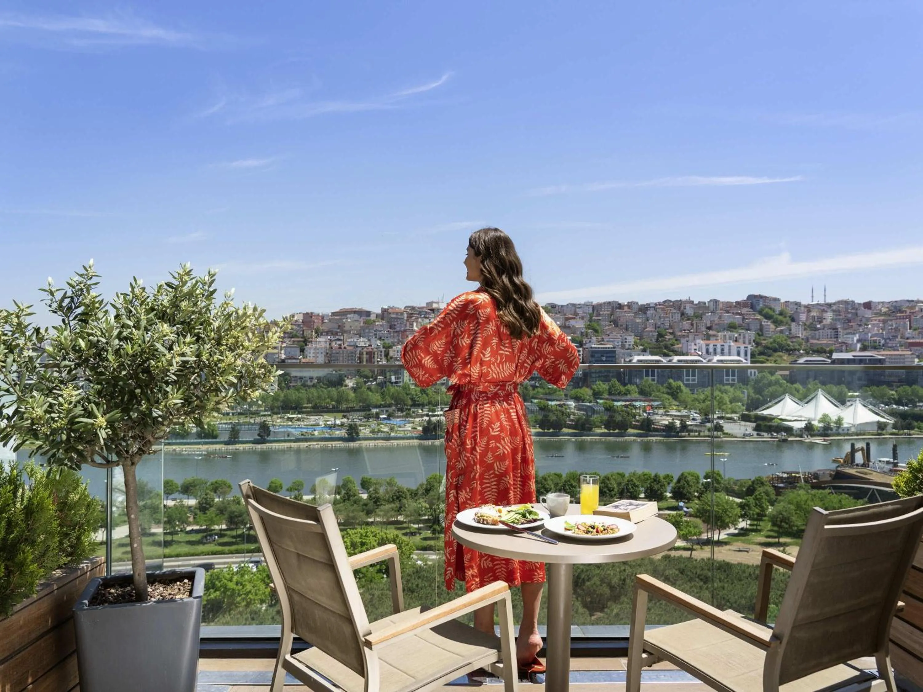 Bedroom in Mövenpick Istanbul Hotel Golden Horn
