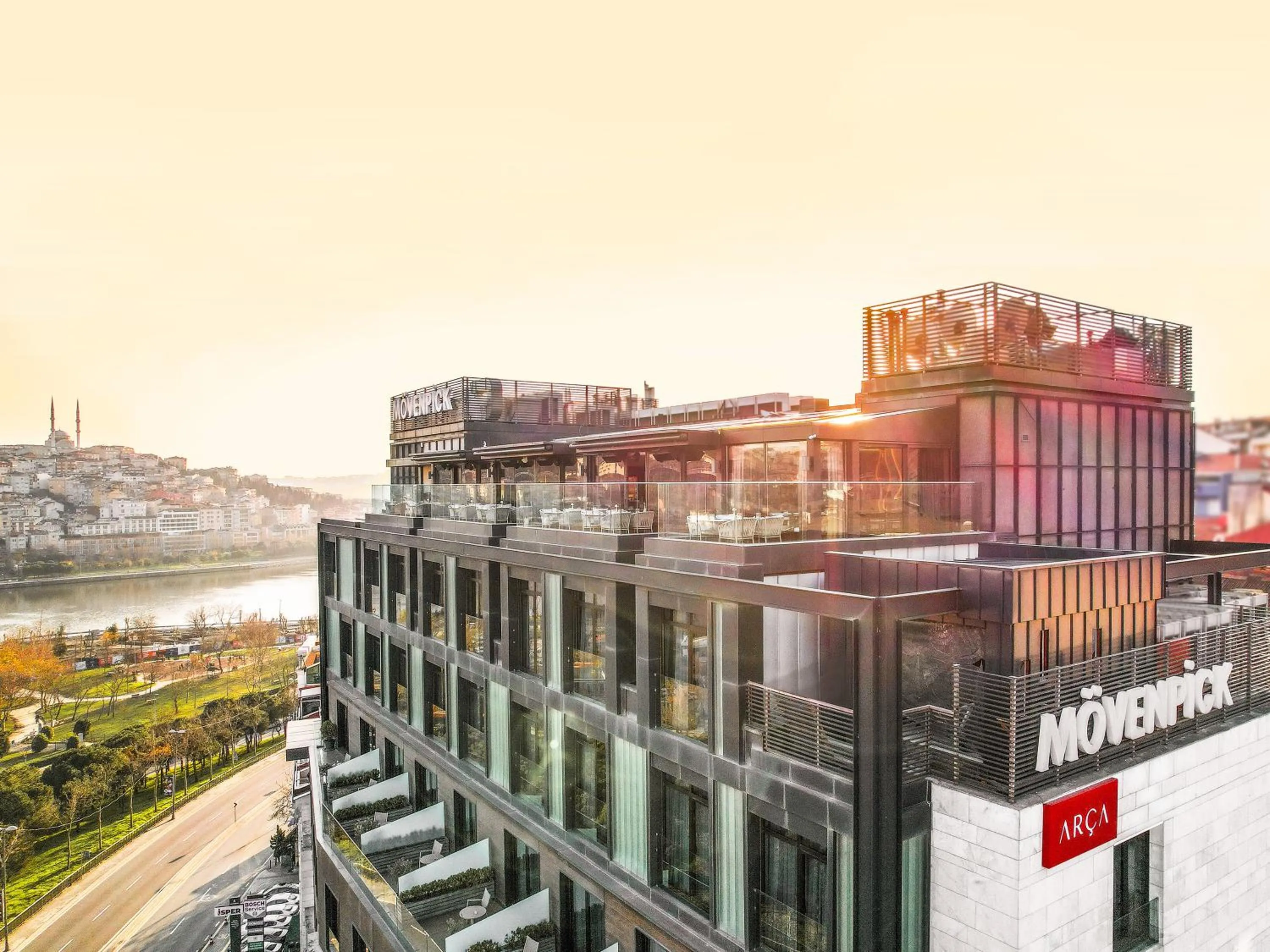 Restaurant/places to eat in Mövenpick Istanbul Hotel Golden Horn