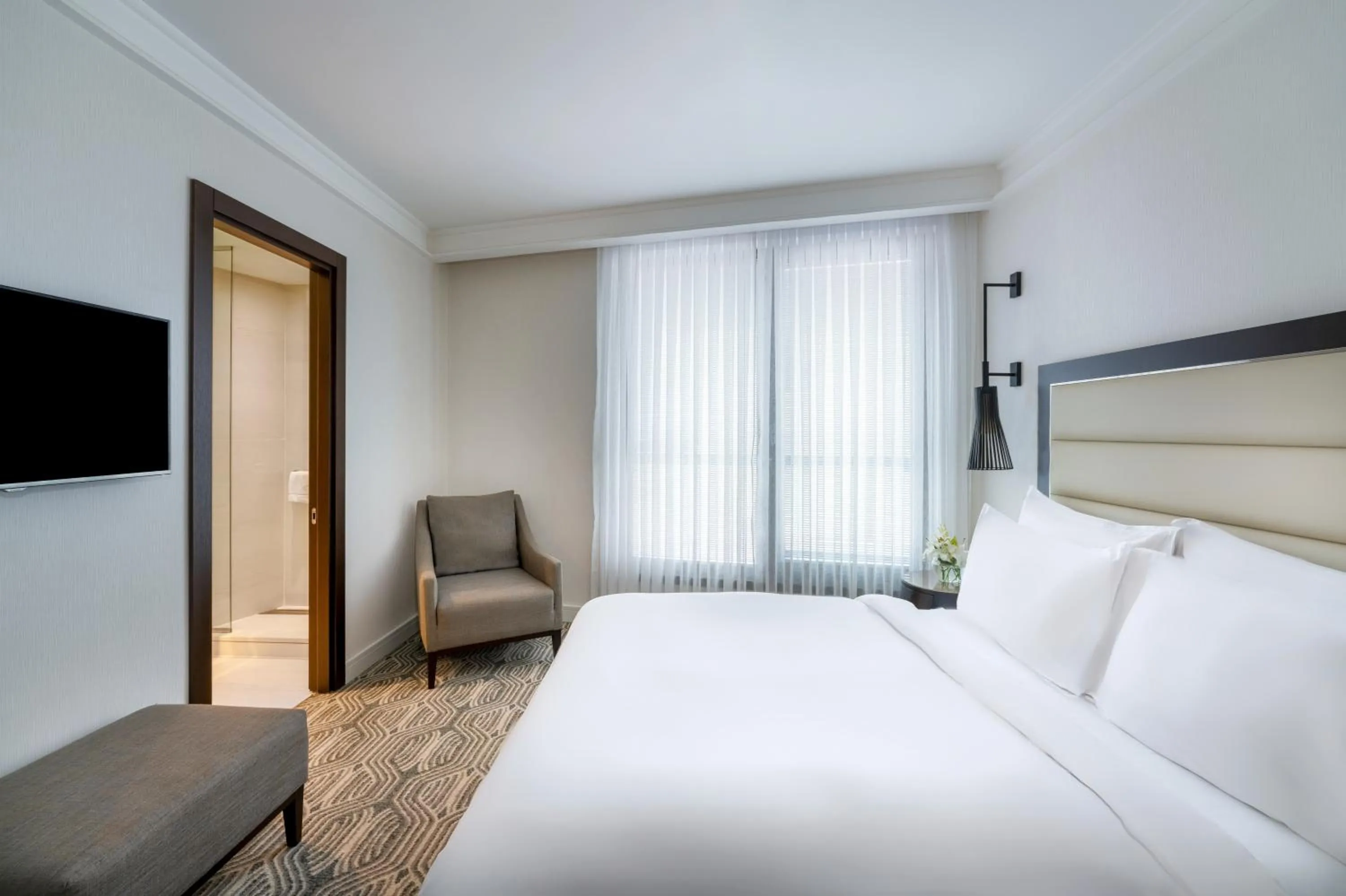 Bedroom, Bed in Mövenpick Istanbul Hotel Golden Horn