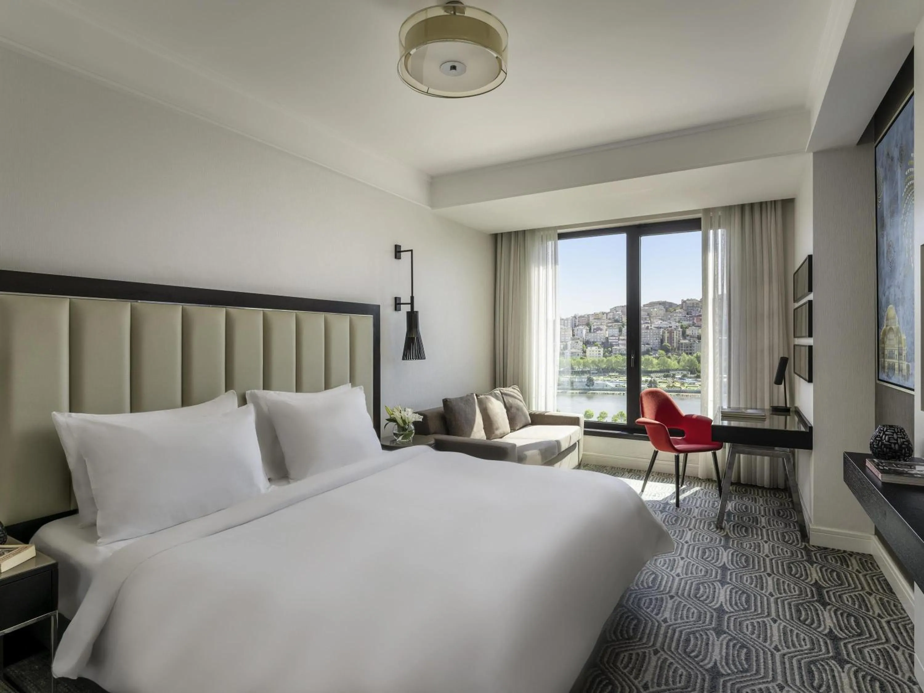 Bedroom, Bed in Mövenpick Istanbul Hotel Golden Horn