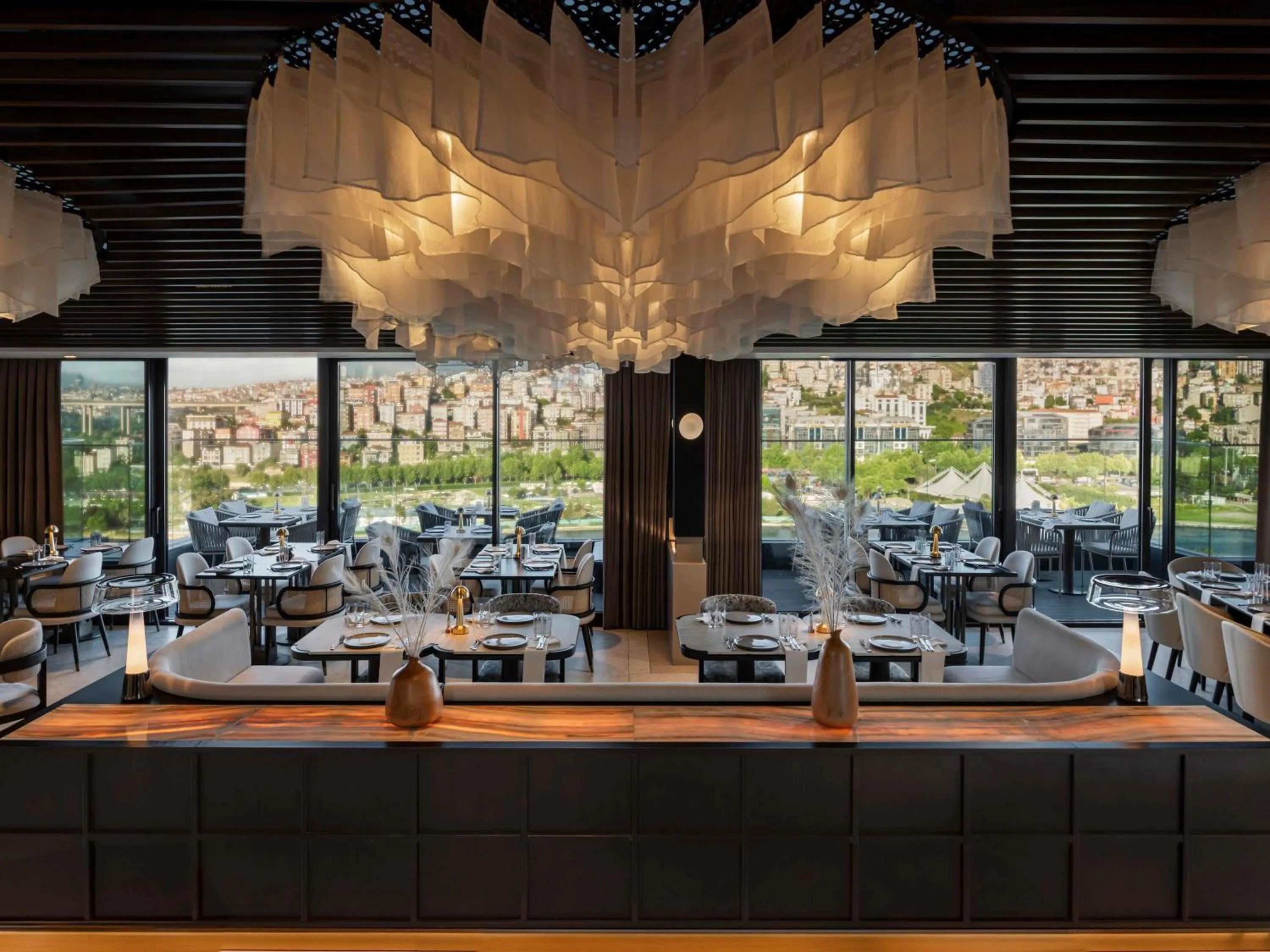 Restaurant/places to eat in Mövenpick Istanbul Hotel Golden Horn