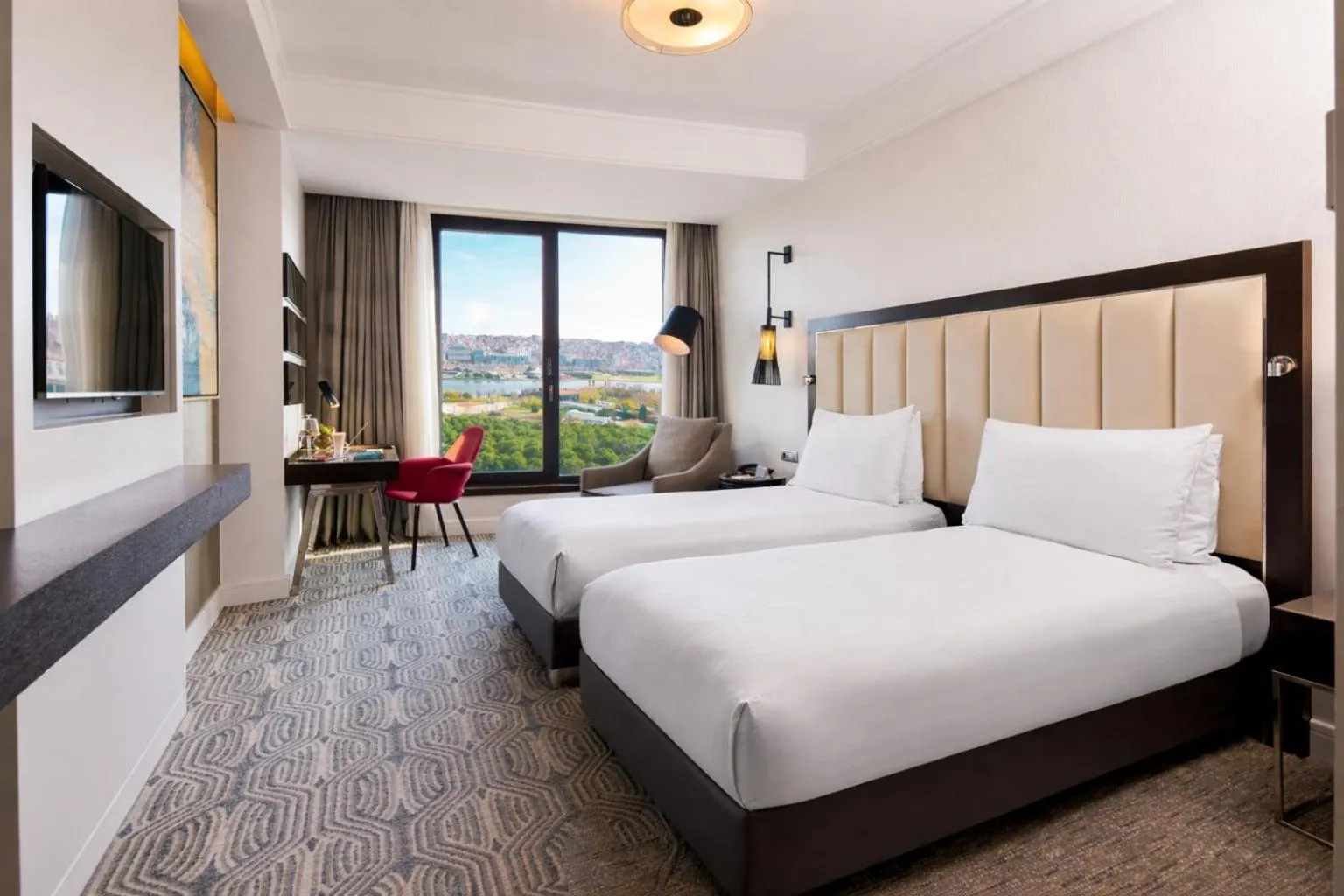 Photo of the whole room, Bed in Mövenpick Istanbul Hotel Golden Horn