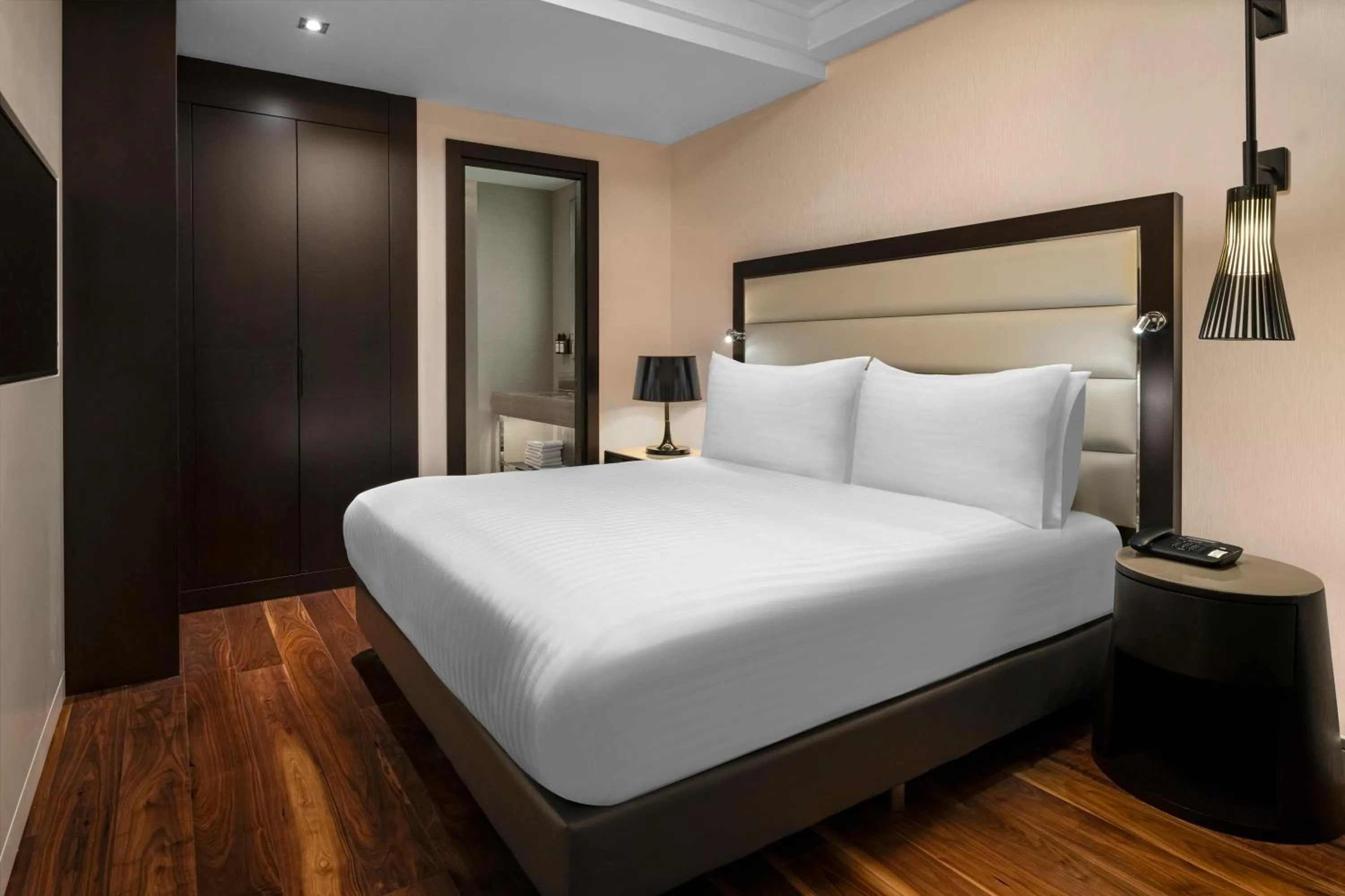 Bedroom, Bed in Mövenpick Istanbul Hotel Golden Horn