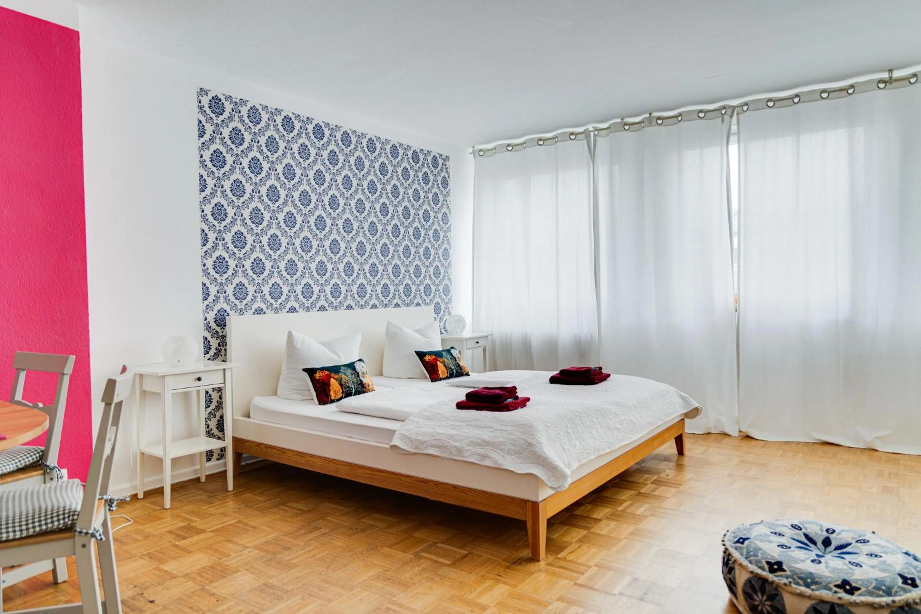 Bed in B&B MY PLACE mit Frühstückspaket - with Breakfastbox