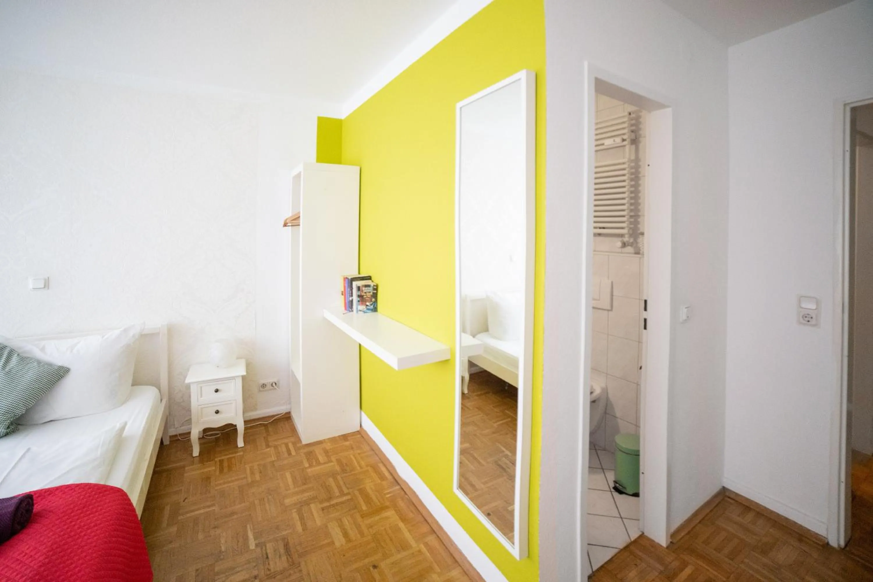 Bedroom in B&B MY PLACE mit Frühstückspaket - with Breakfastbox