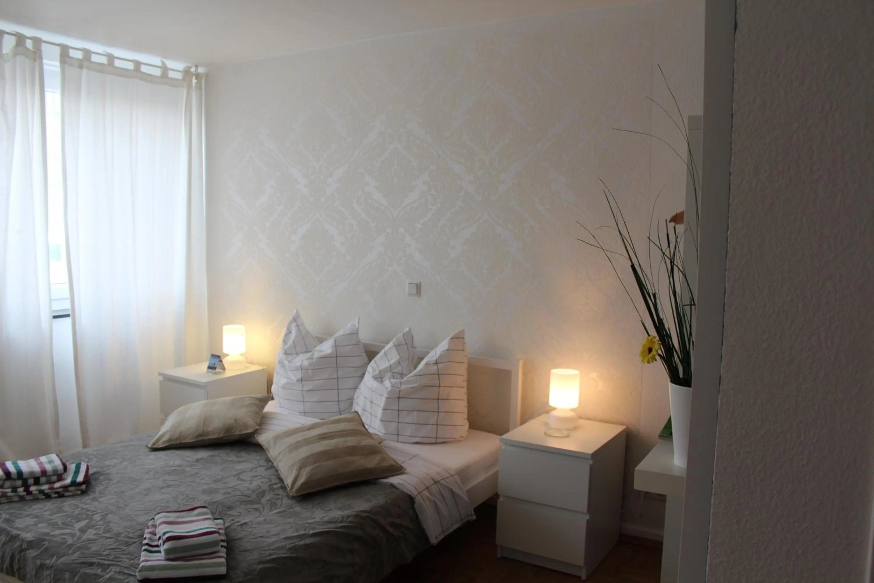 Bed in B&B MY PLACE mit Frühstückspaket - with Breakfastbox