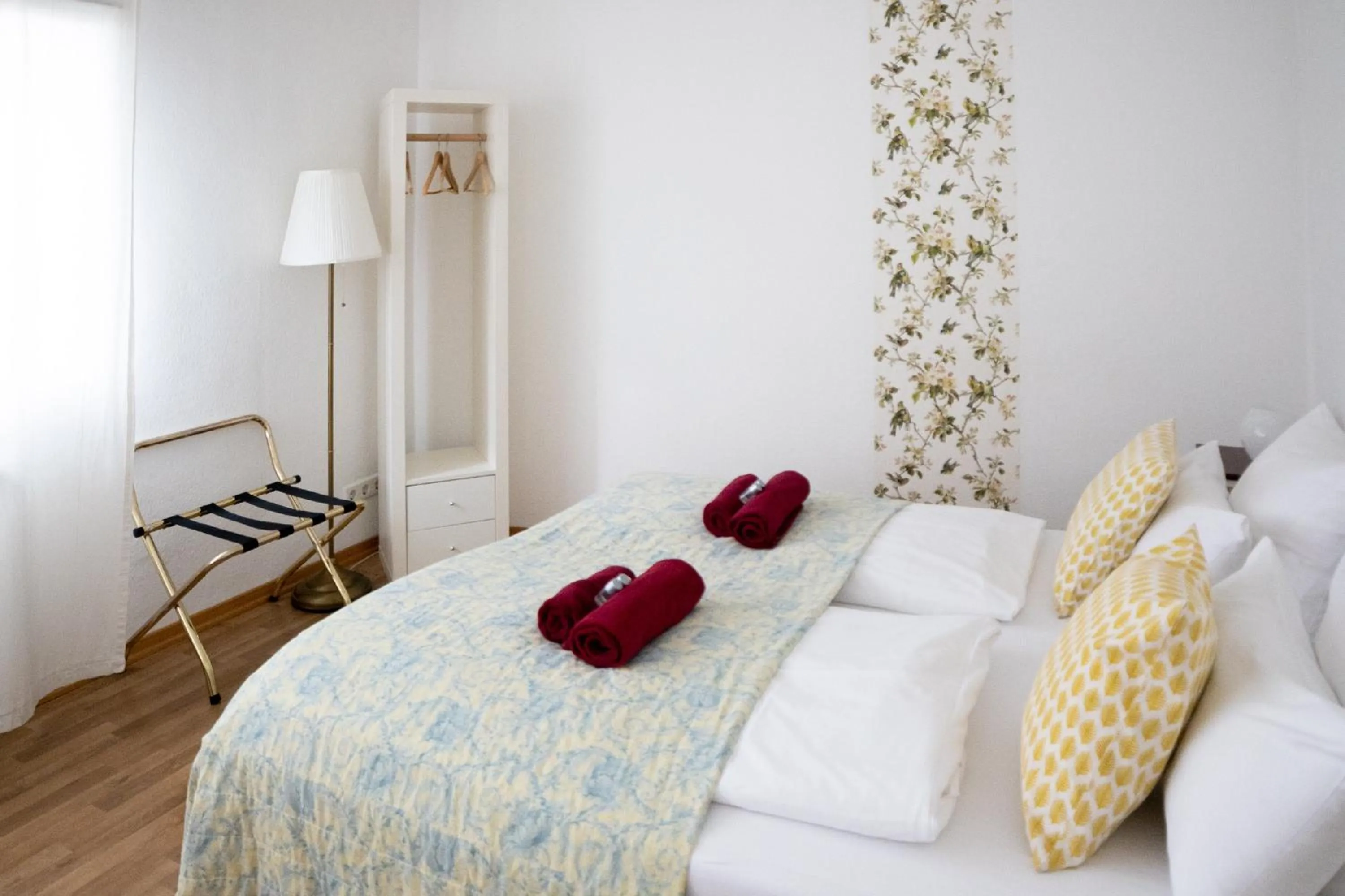 Bedroom, Bed in B&B MY PLACE mit Frühstückspaket - with Breakfastbox