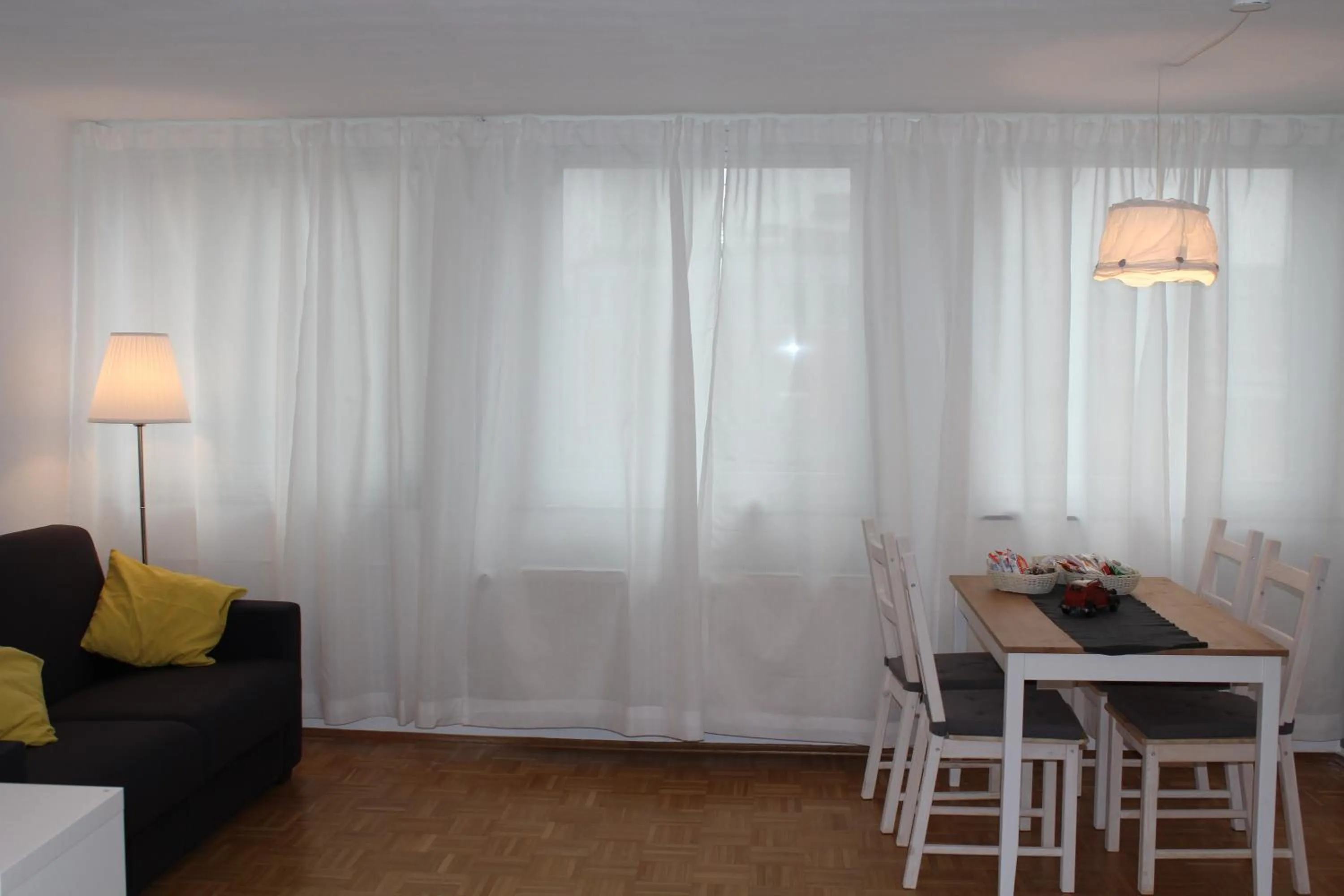 Dining area in B&B MY PLACE mit Frühstückspaket - with Breakfastbox