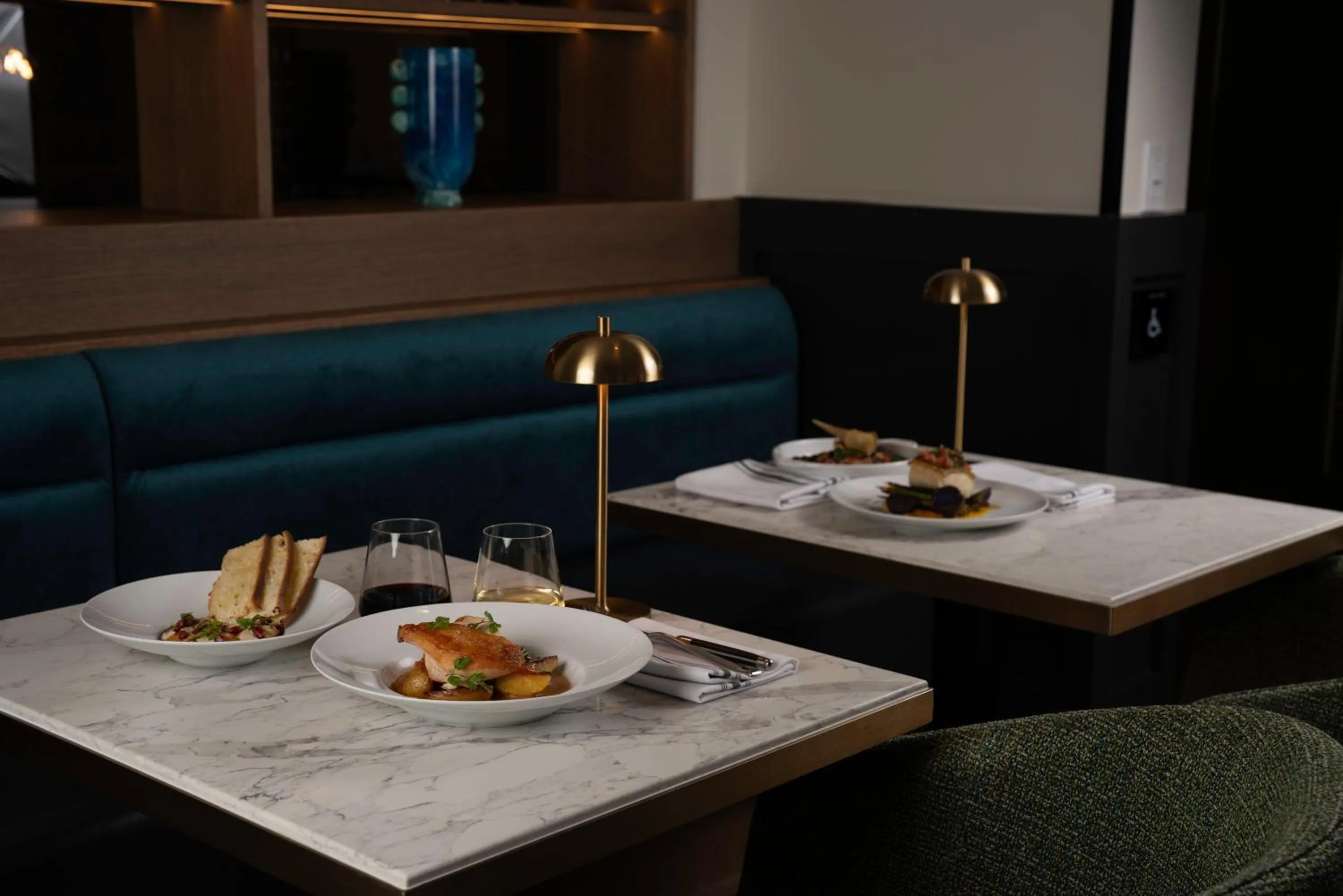 Food and drinks in Toor Hotel Toronto, Part Of Jdv By Hyatt