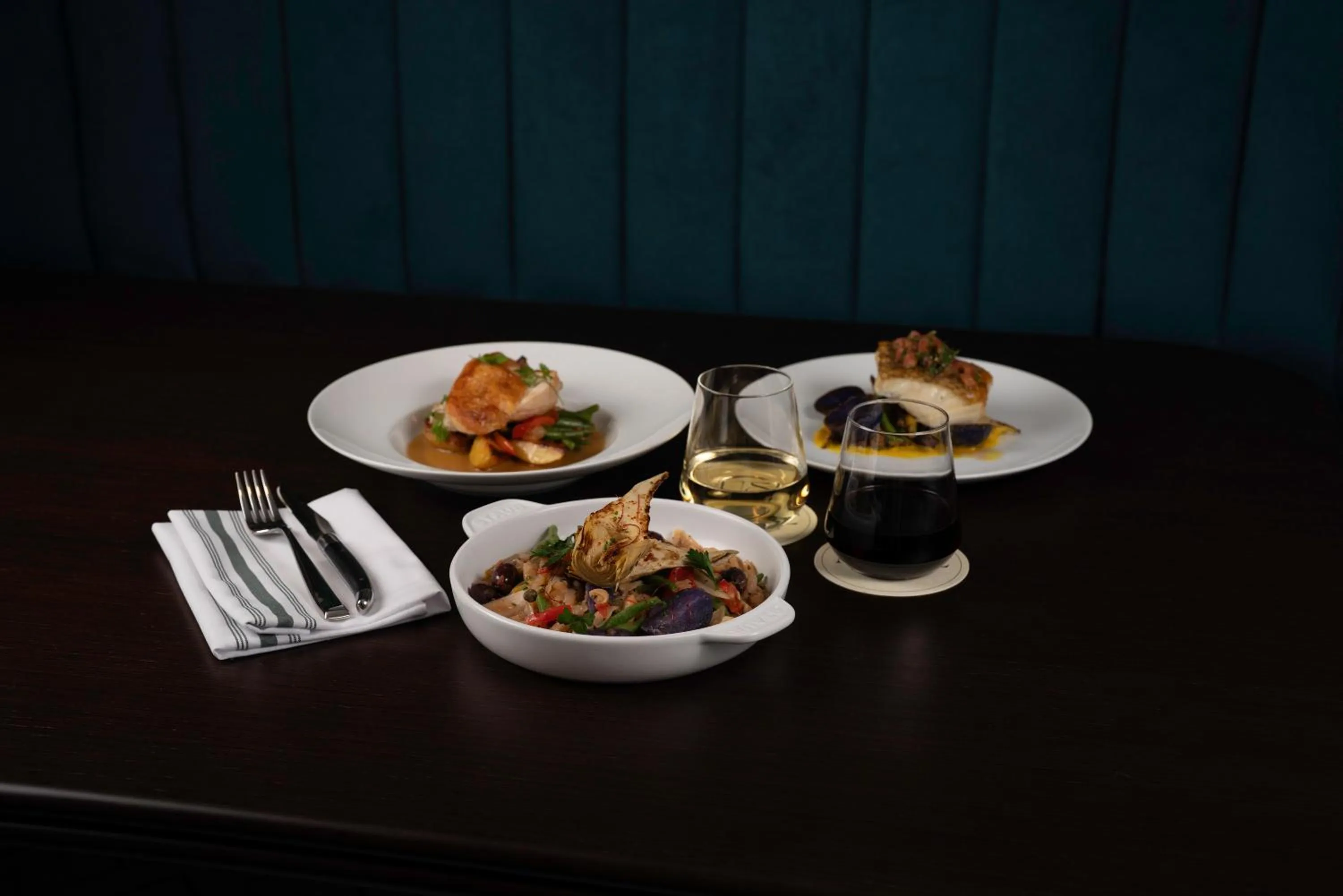 Food and drinks in Toor Hotel Toronto, Part Of Jdv By Hyatt