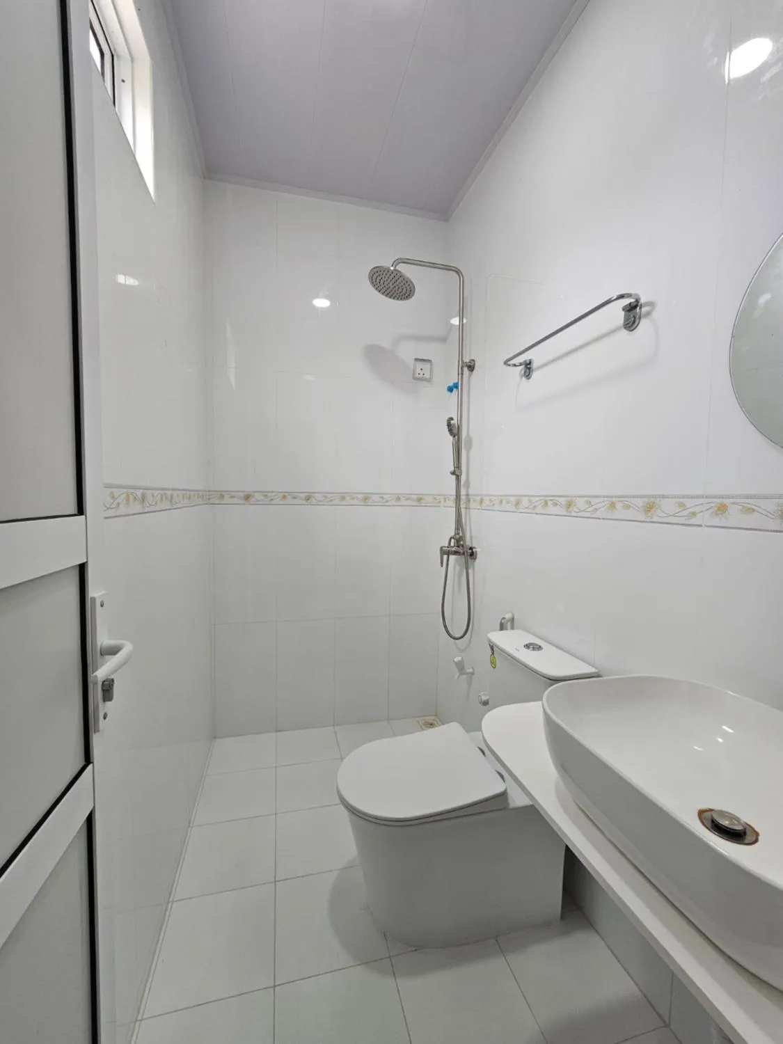 Shower in Bon Abri Maldives