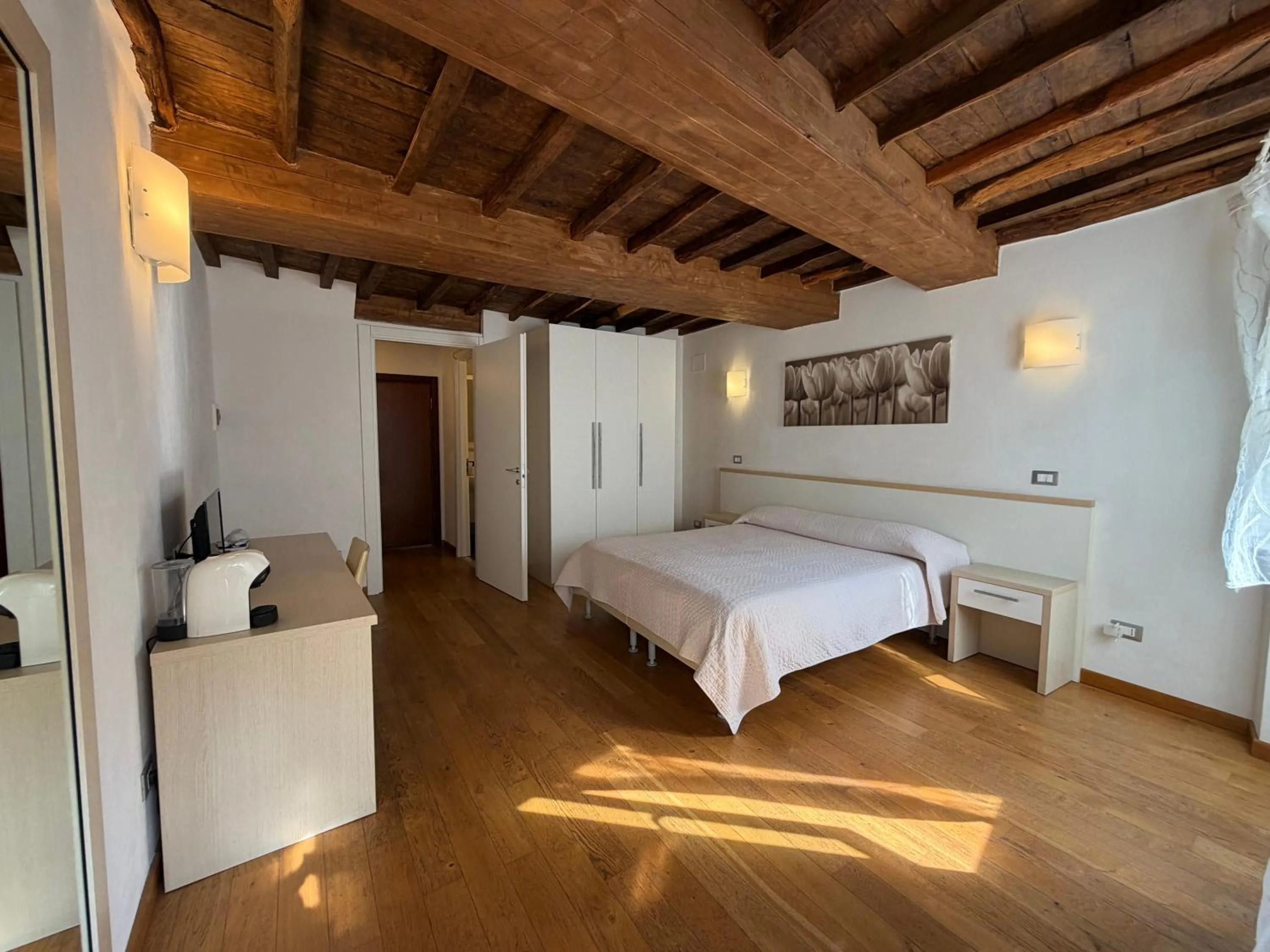 Bed in La Dolce Vita