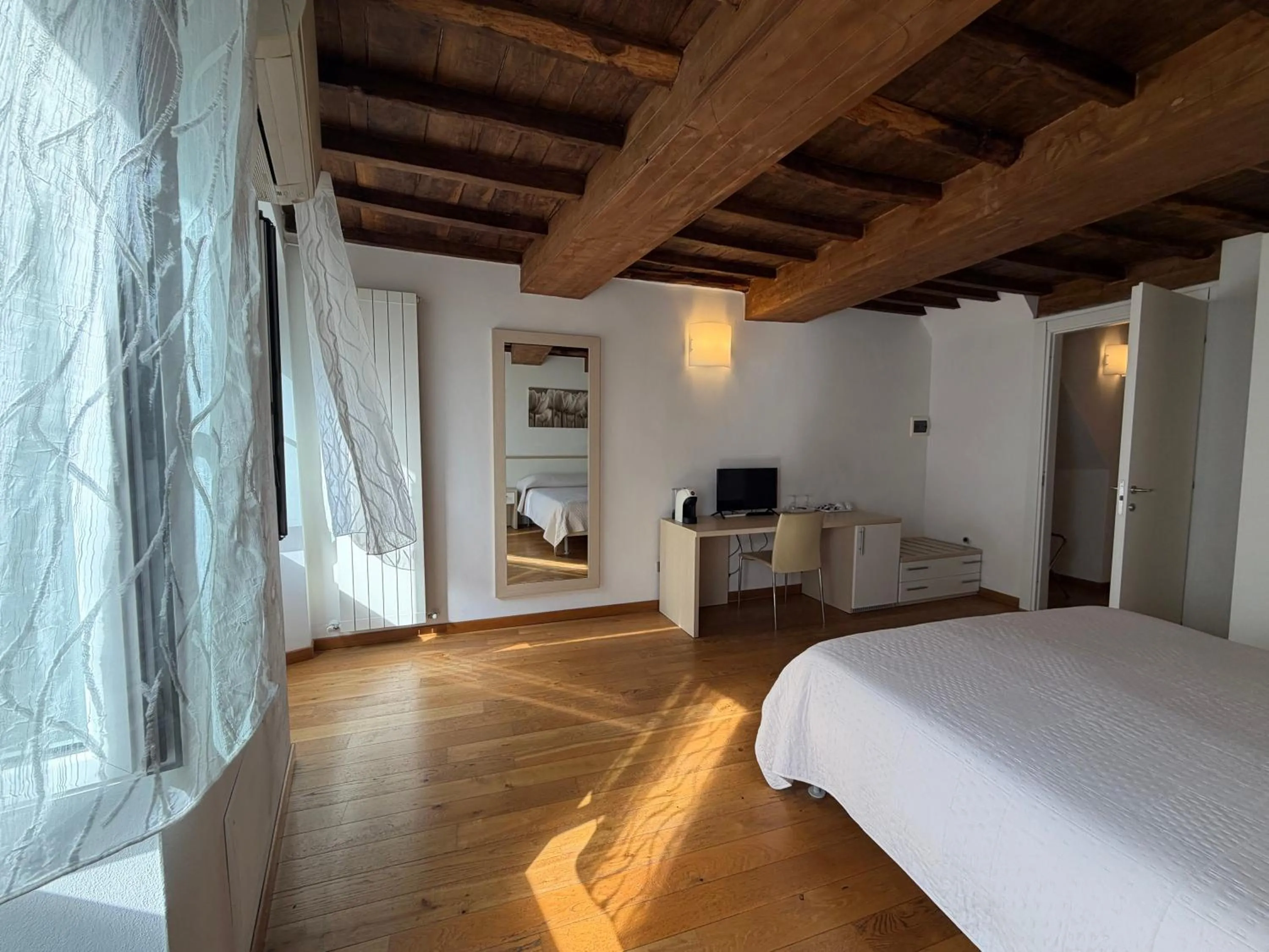 Bed in La Dolce Vita