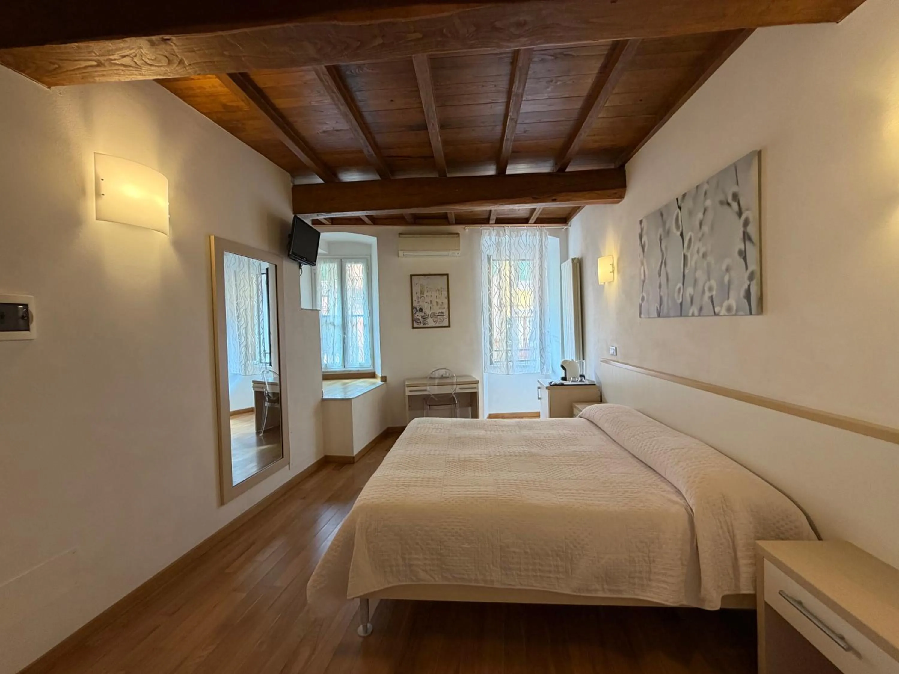 Bed in La Dolce Vita