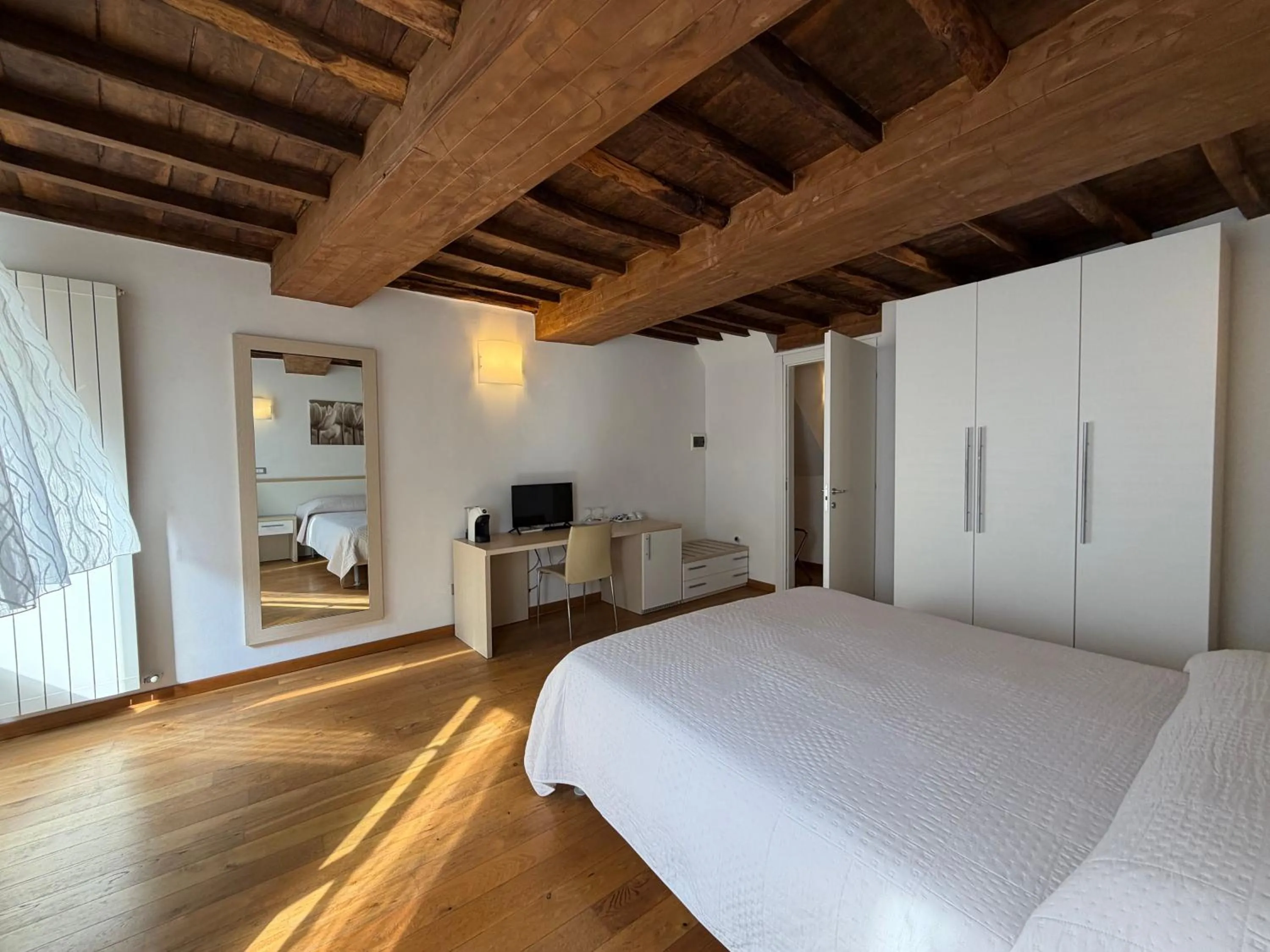 Bed in La Dolce Vita