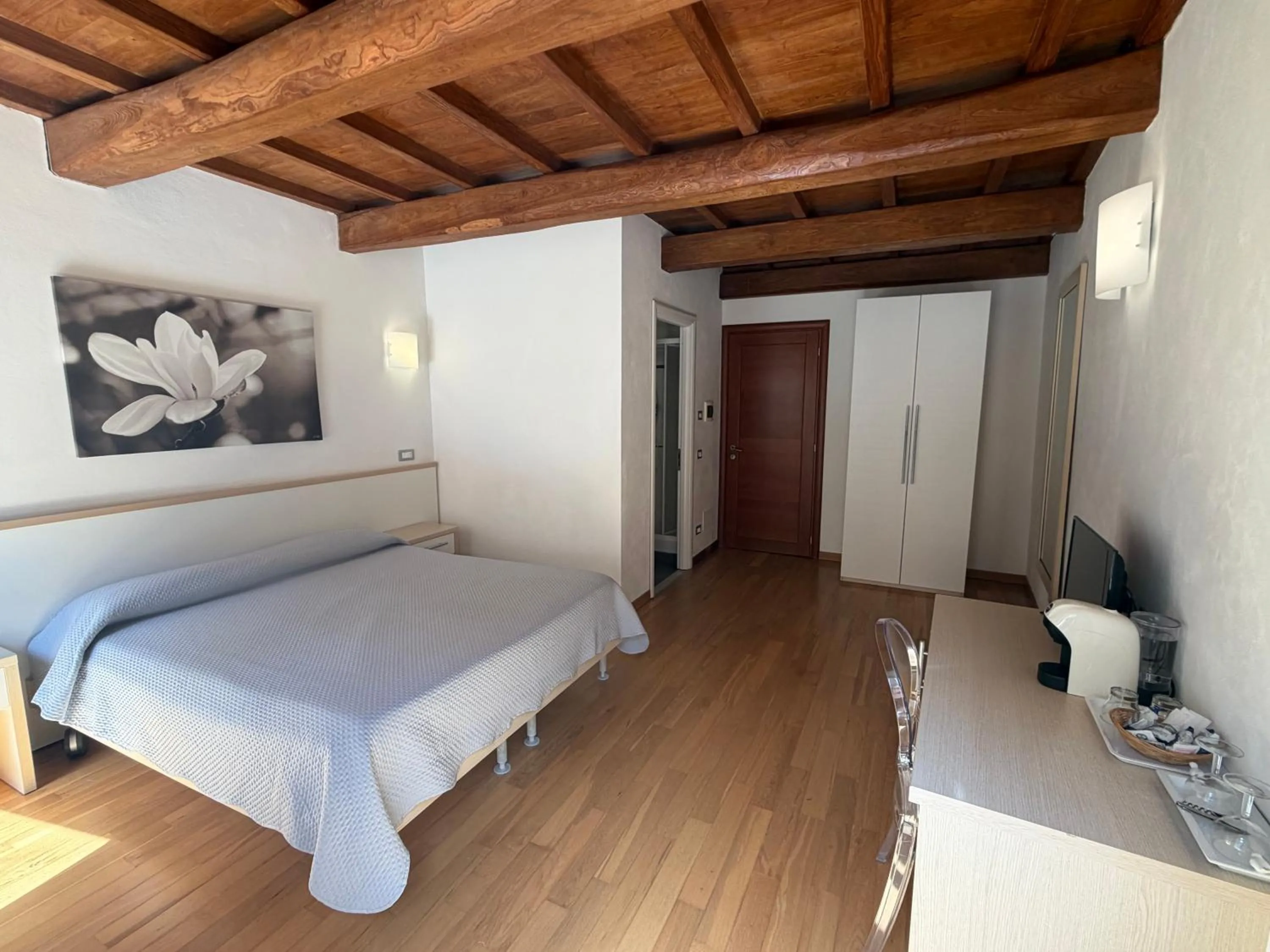 Bed in La Dolce Vita