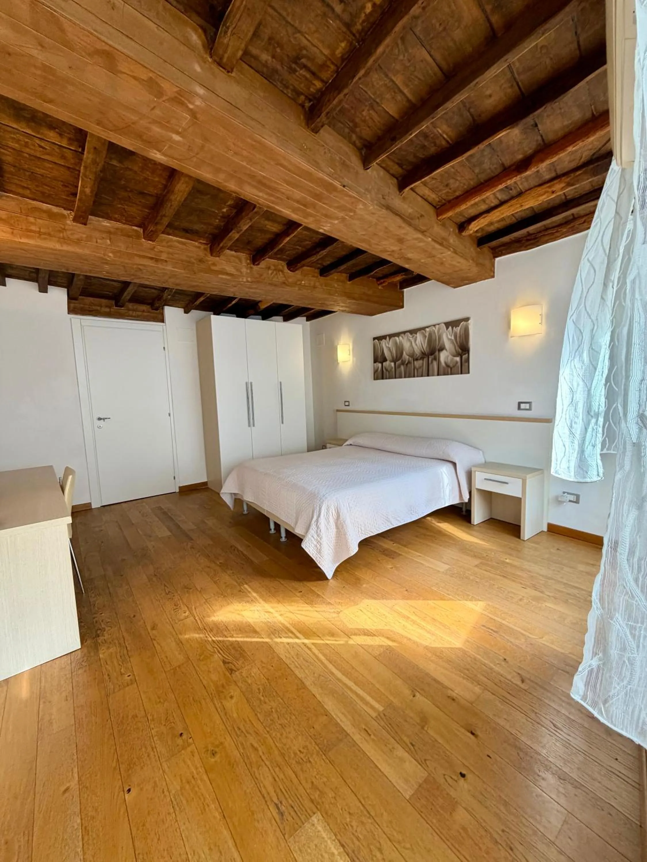 Bed in La Dolce Vita
