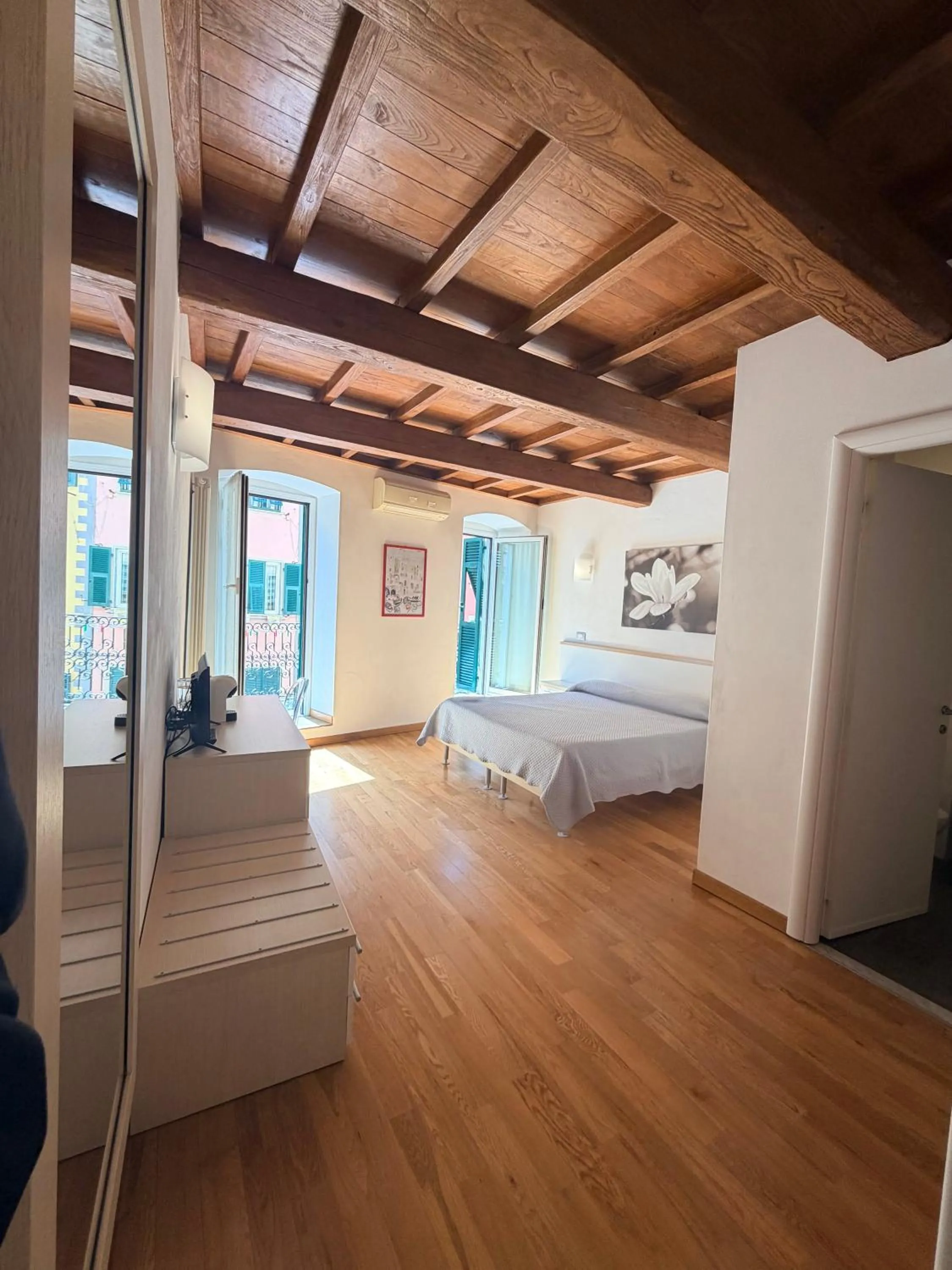 Bed in La Dolce Vita