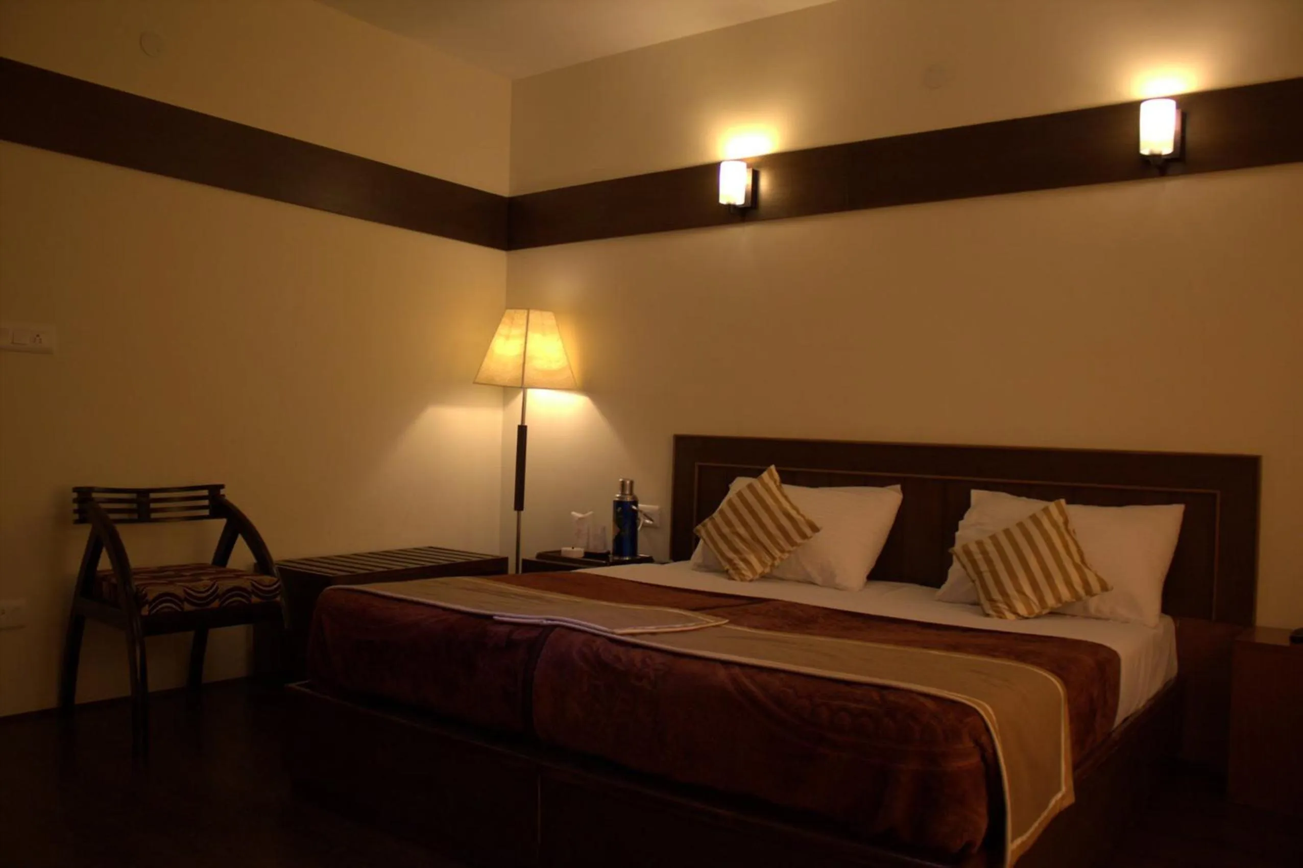 Bed in Ladakh Himalayan Retreat