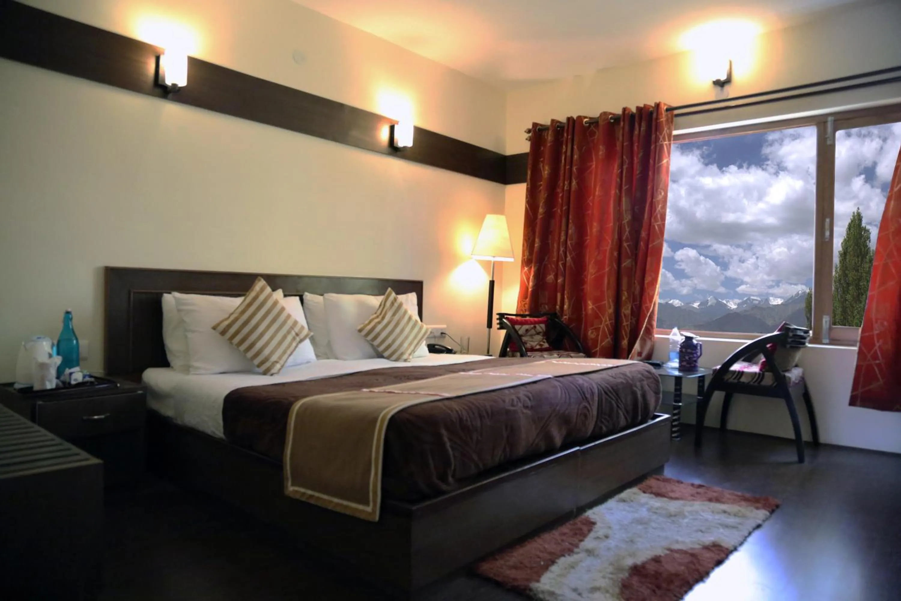 Bed in Ladakh Himalayan Retreat