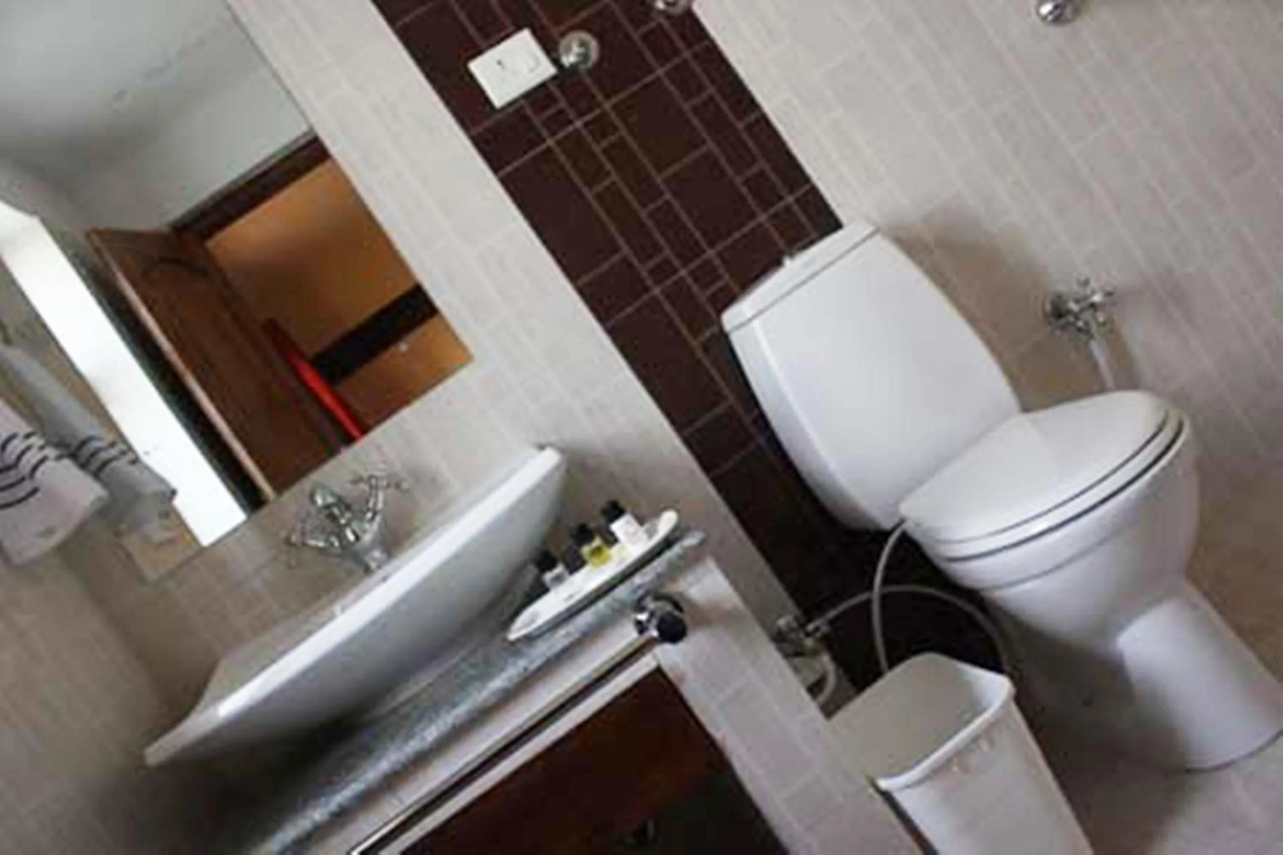 Toilet in Ladakh Himalayan Retreat