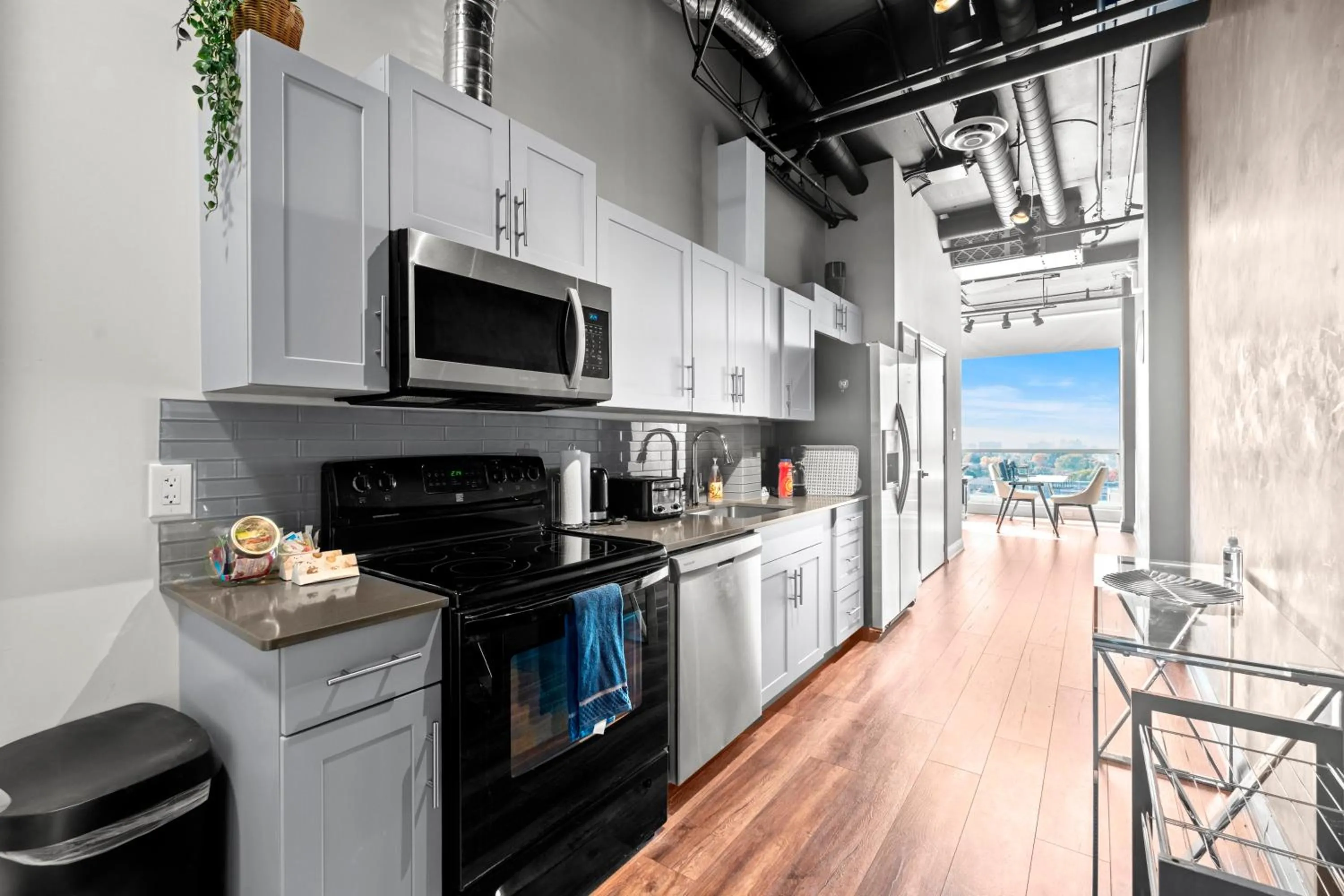 Finch West Residence Suites - Hotel DUKE