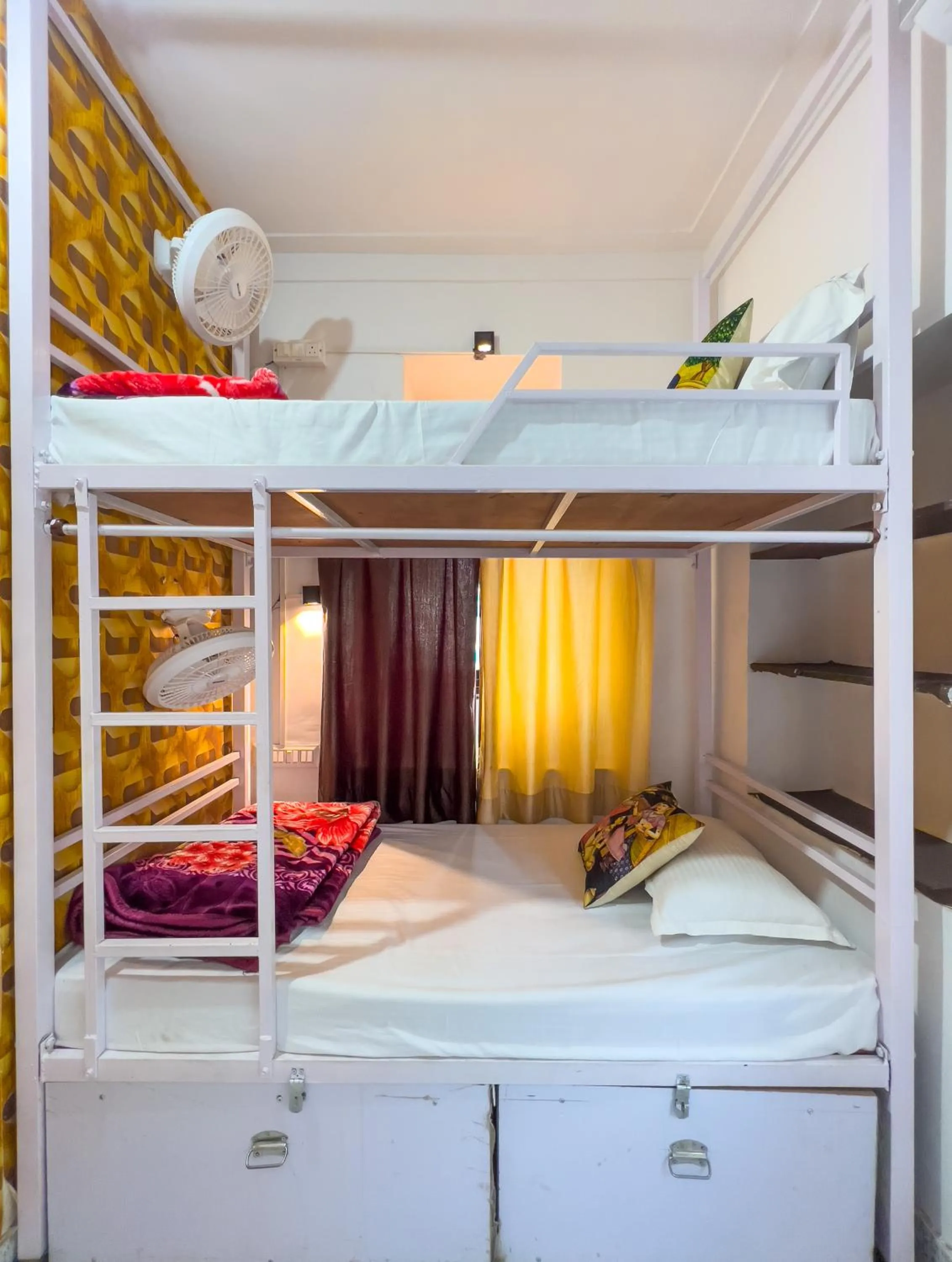 Bed in Multiple Stories, Udaipur