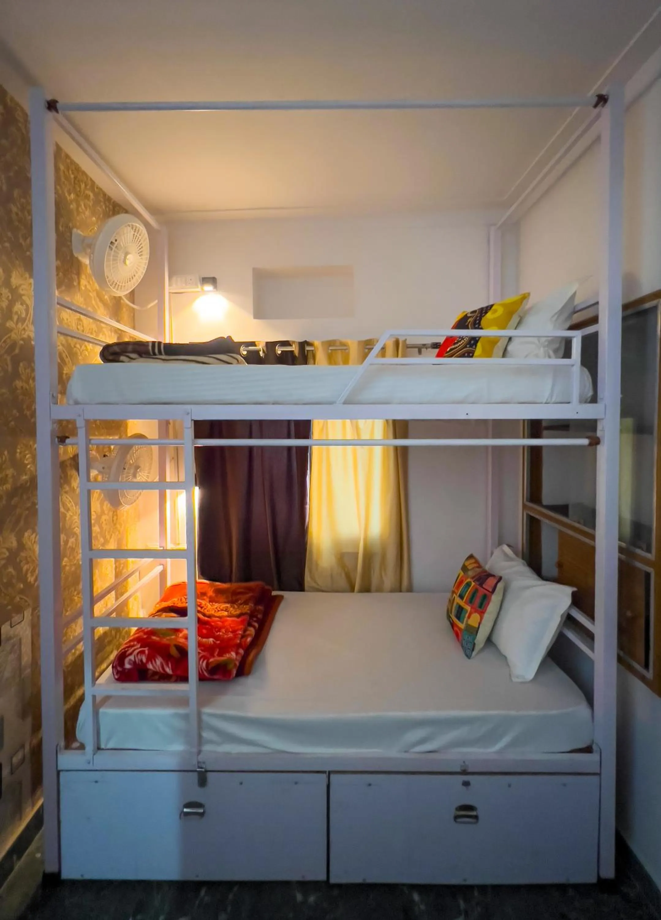 Bed in Multiple Stories, Udaipur