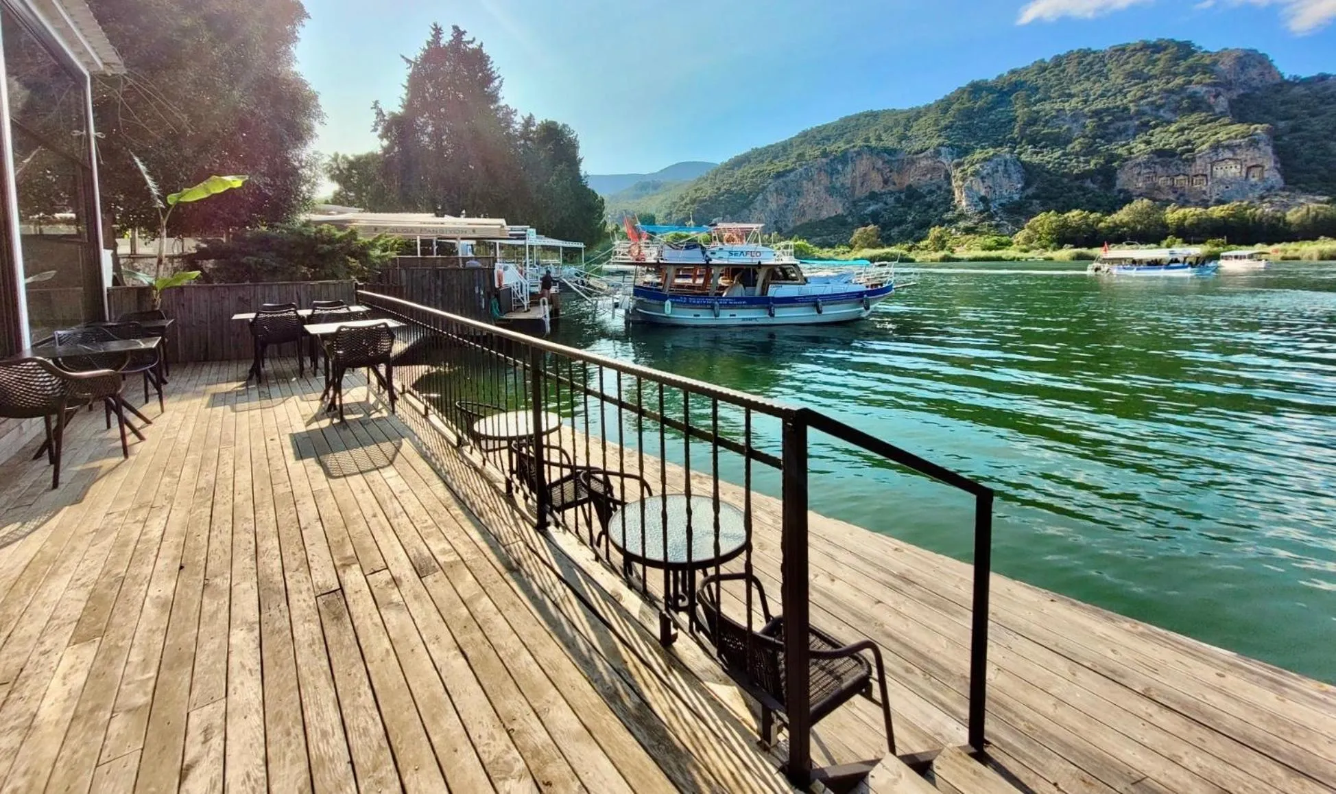 Nearby landmark in Arp Dalyan