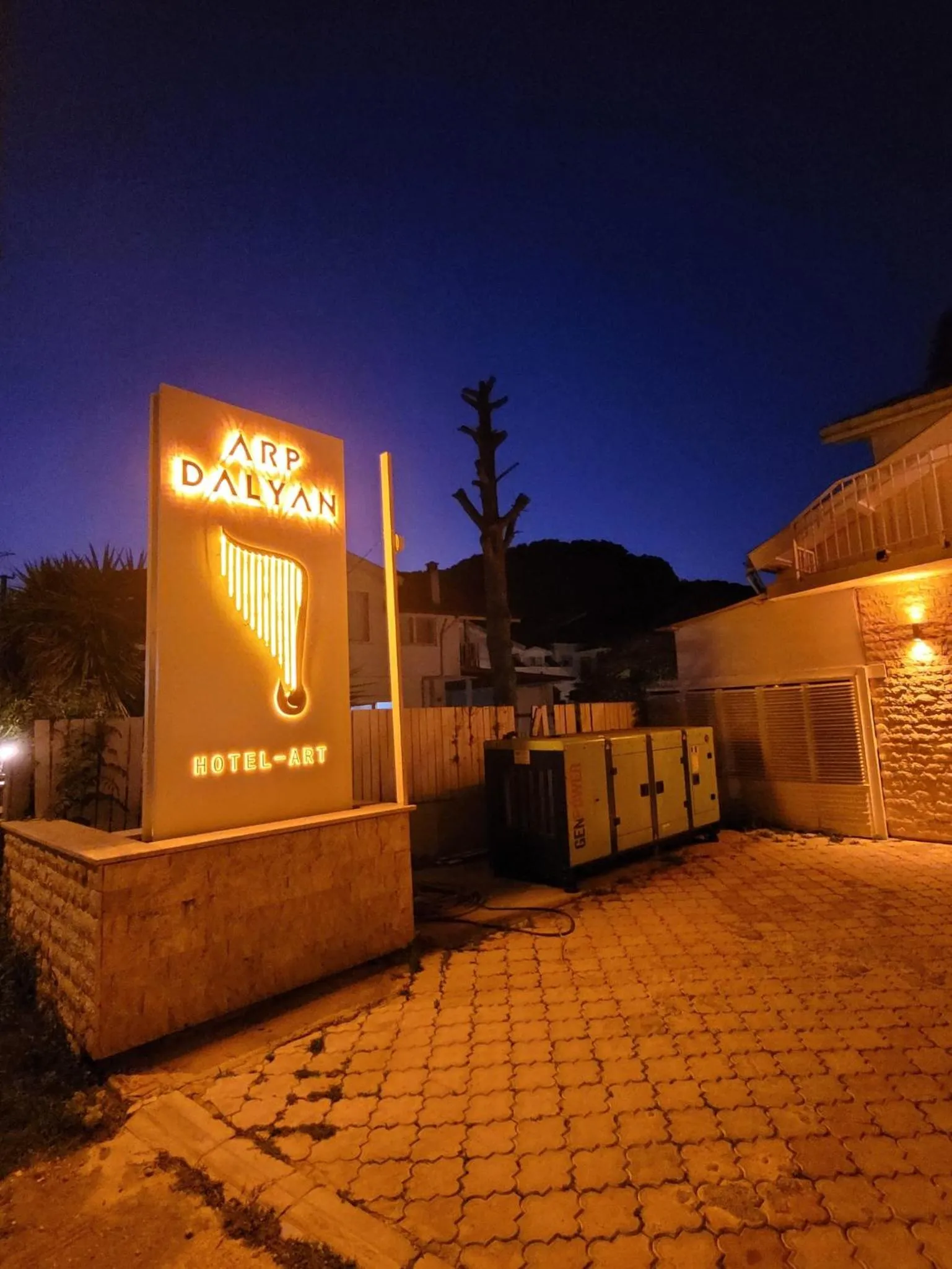 Property building in Arp Dalyan