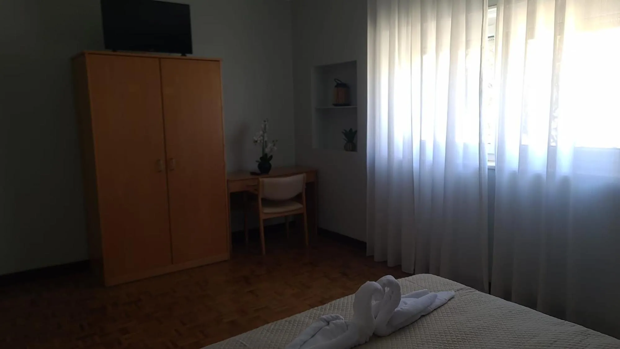 TV and multimedia, Bed in Hostel Jardins de São Luís