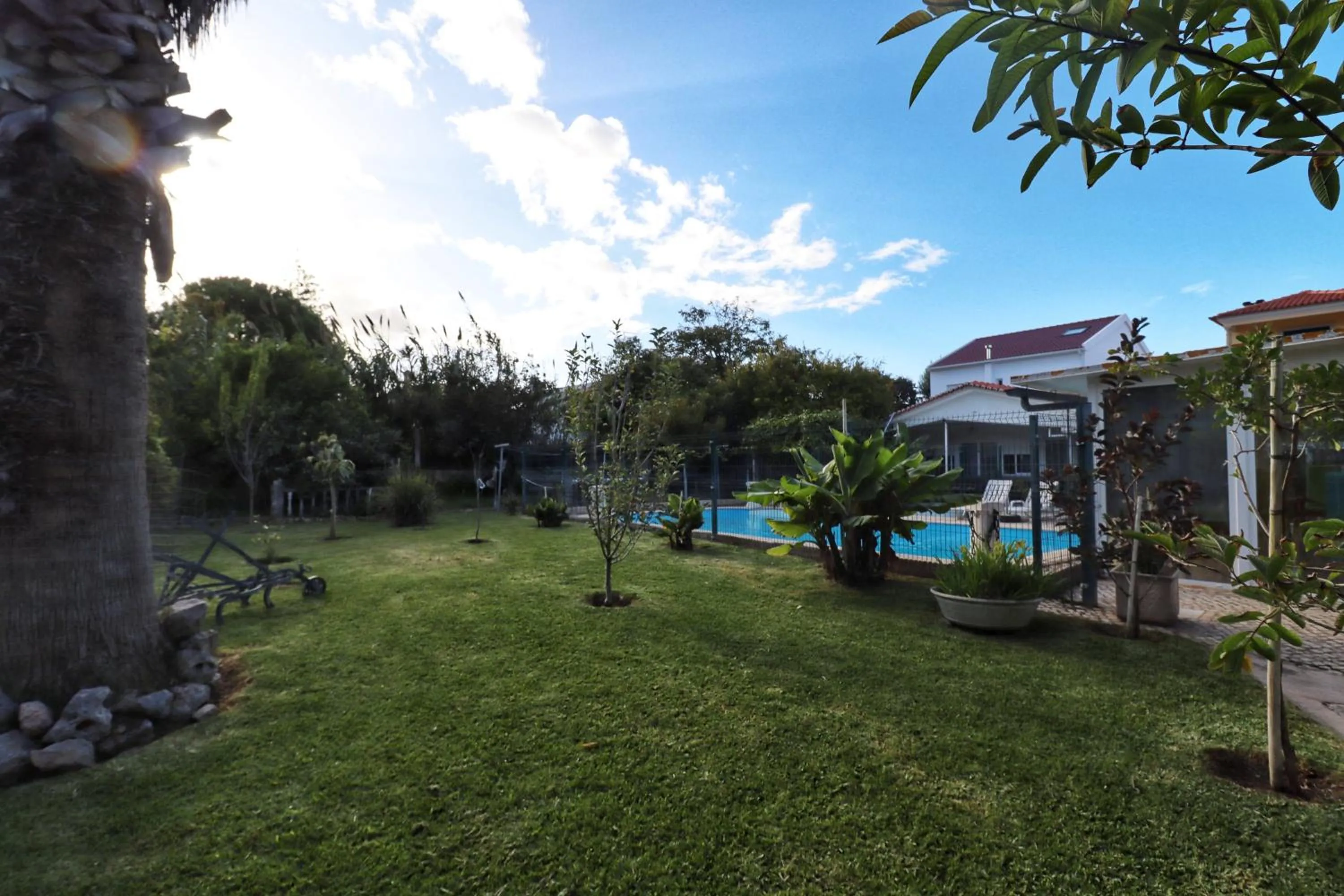 Garden in Hostel Jardins de São Luís