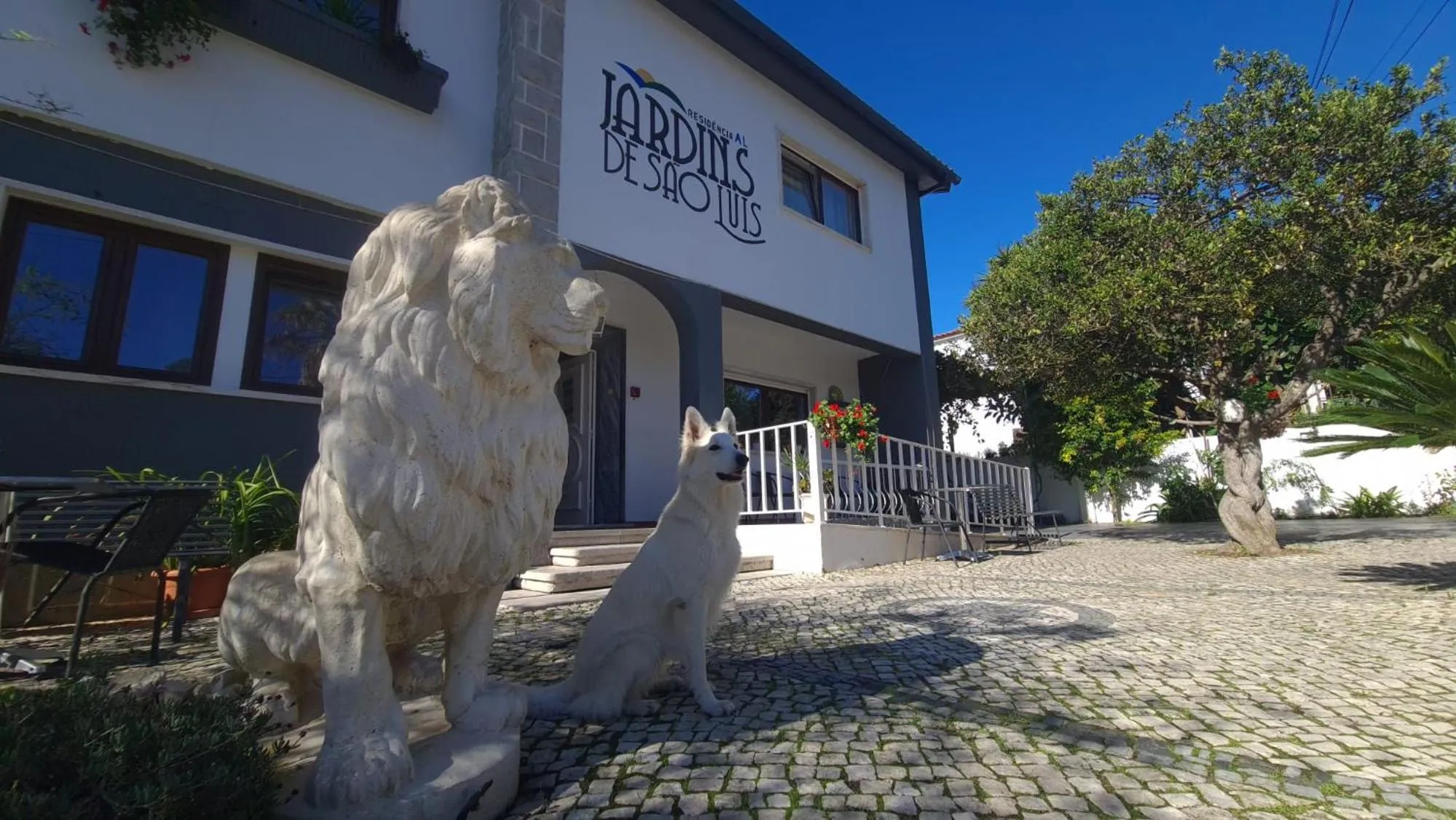 Property building in Hostel Jardins de São Luís