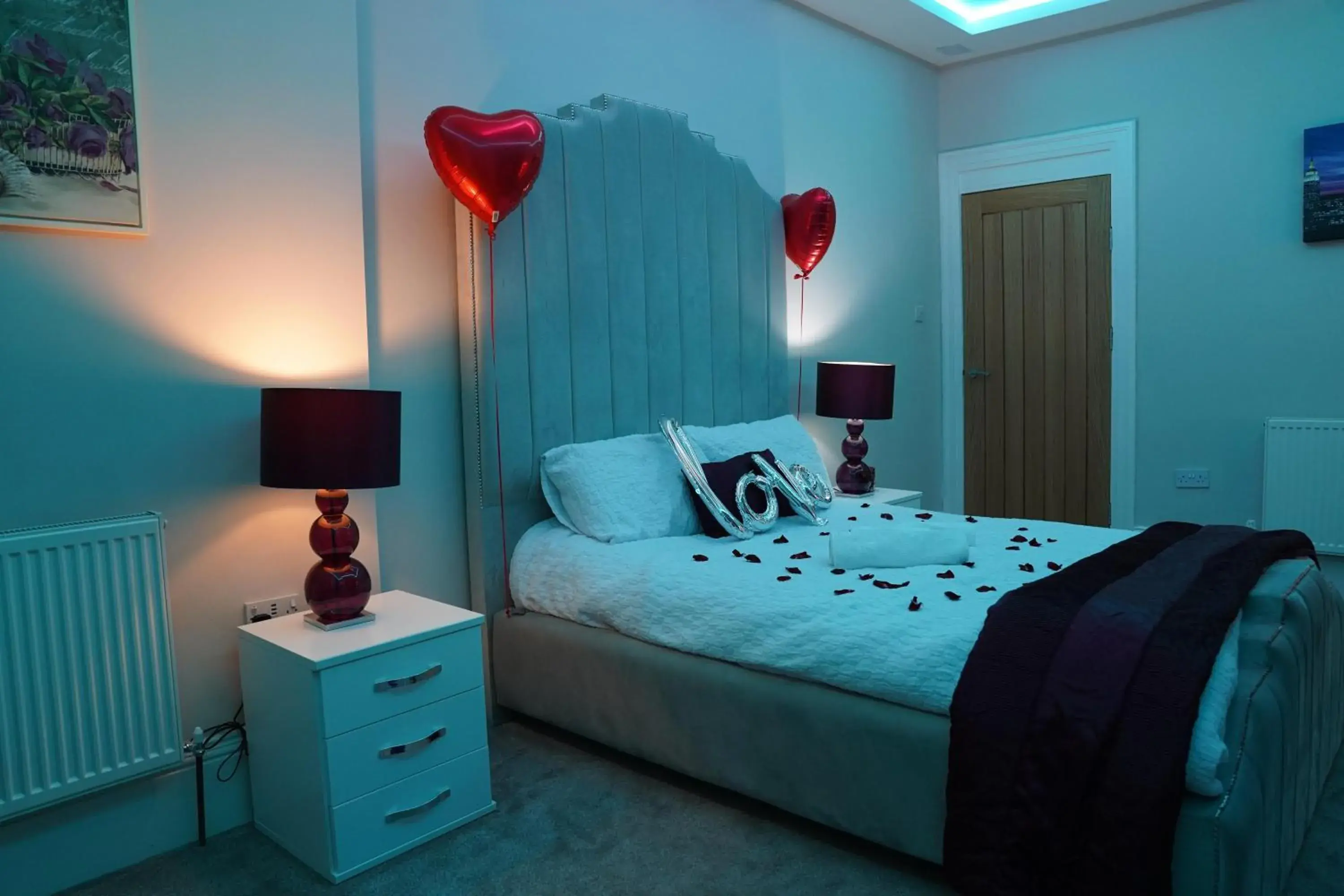 2 Bed Flat - Sleeps 4 - Jacuzzi Bath - Parking 2 Bed Flat - Sleeps 4 - Jacuzzi Bath - Parking