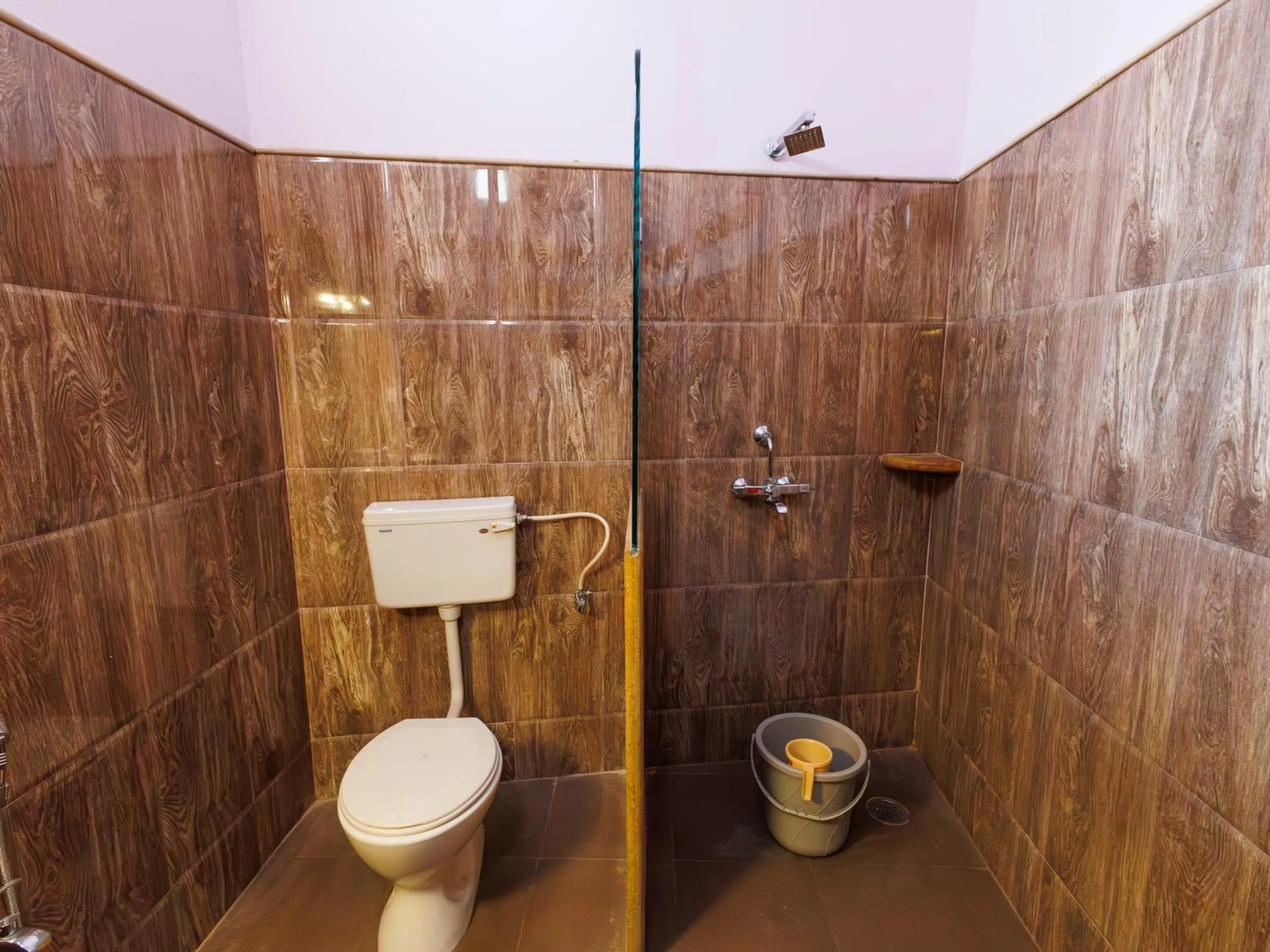 Shower in Hotel The Silk Route