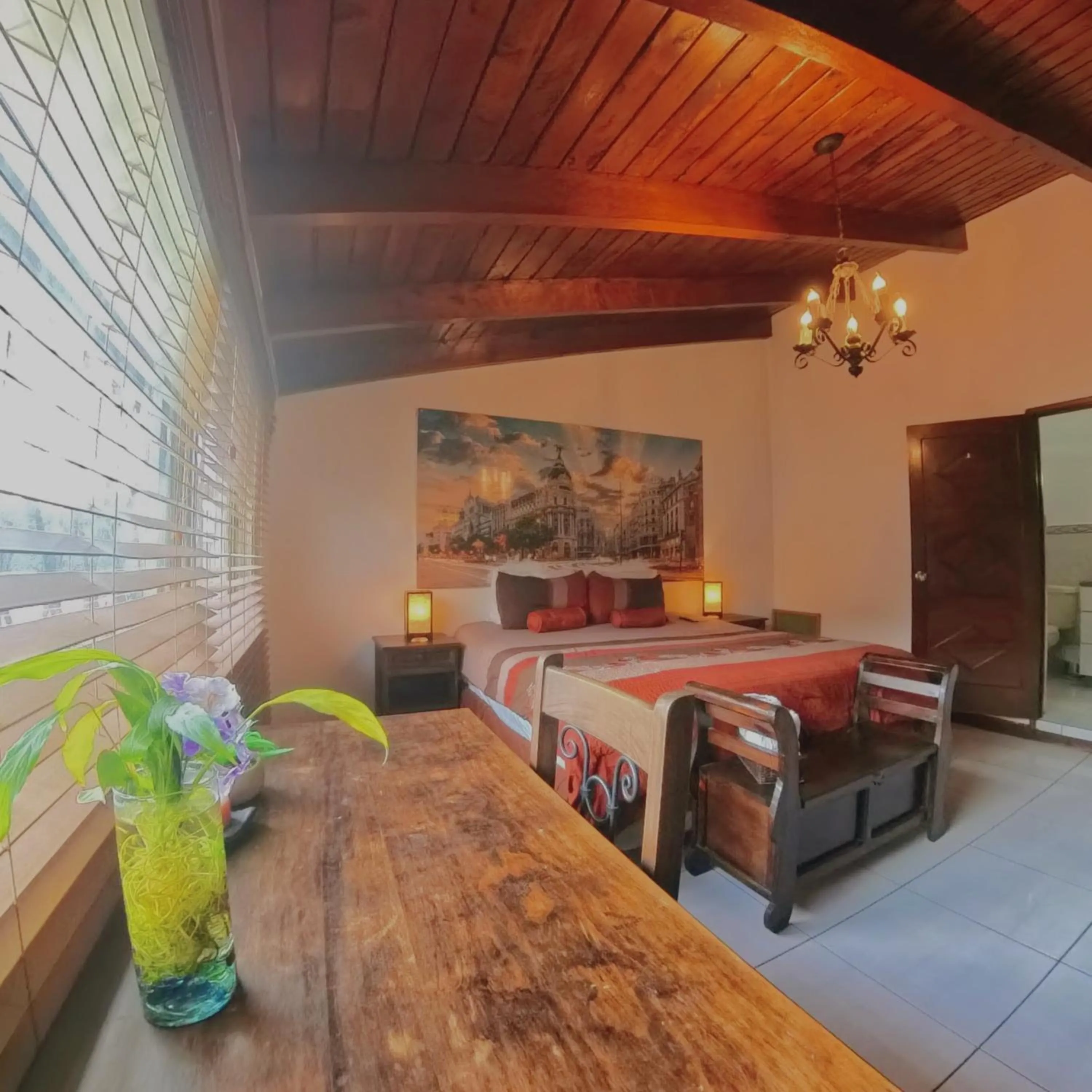 Deluxe King Room in Ole España